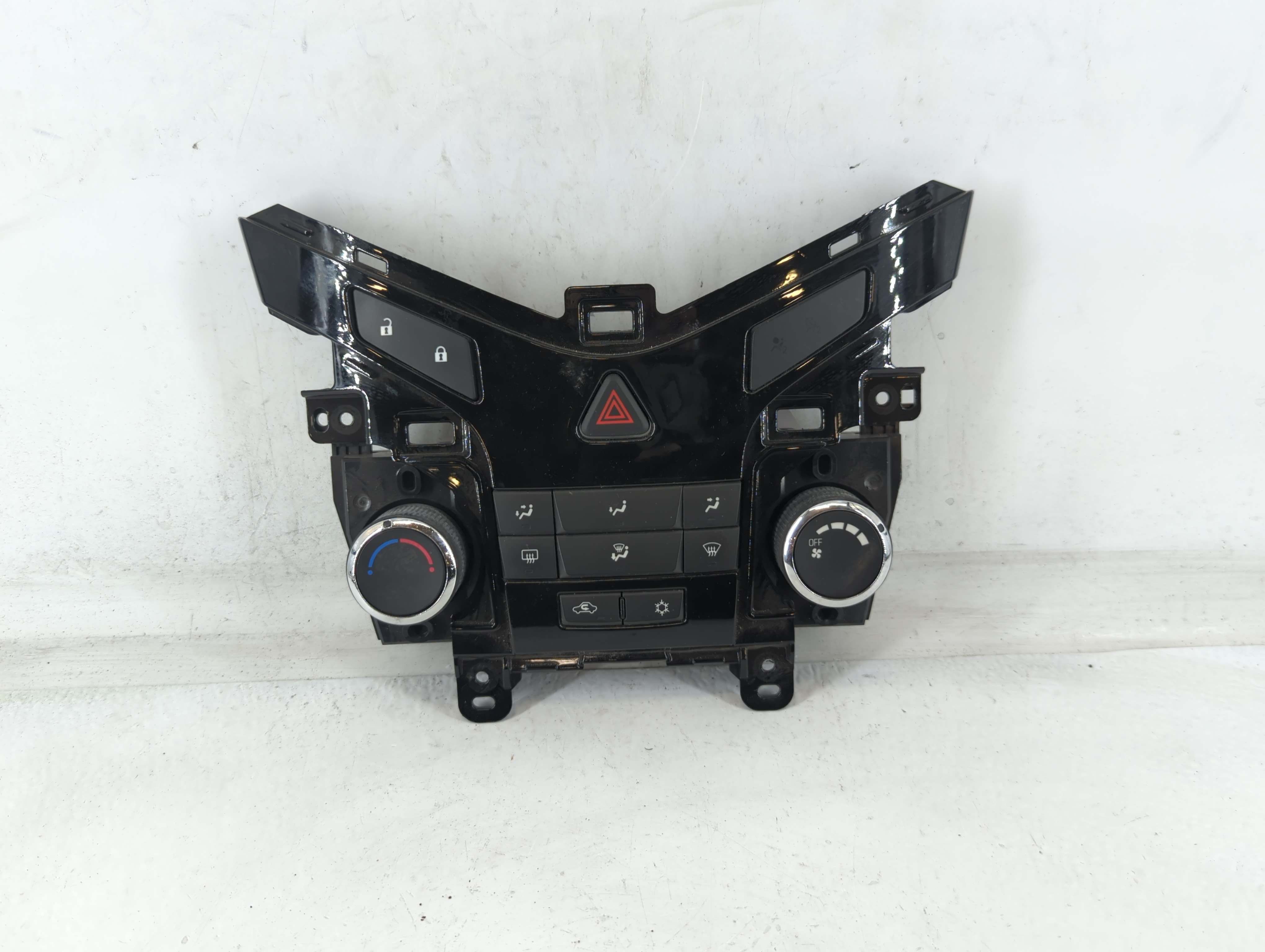 2011-2012 Chevrolet Cruze Ac Heater Climate Control 96983927 679313 - Oemusedautoparts1.com