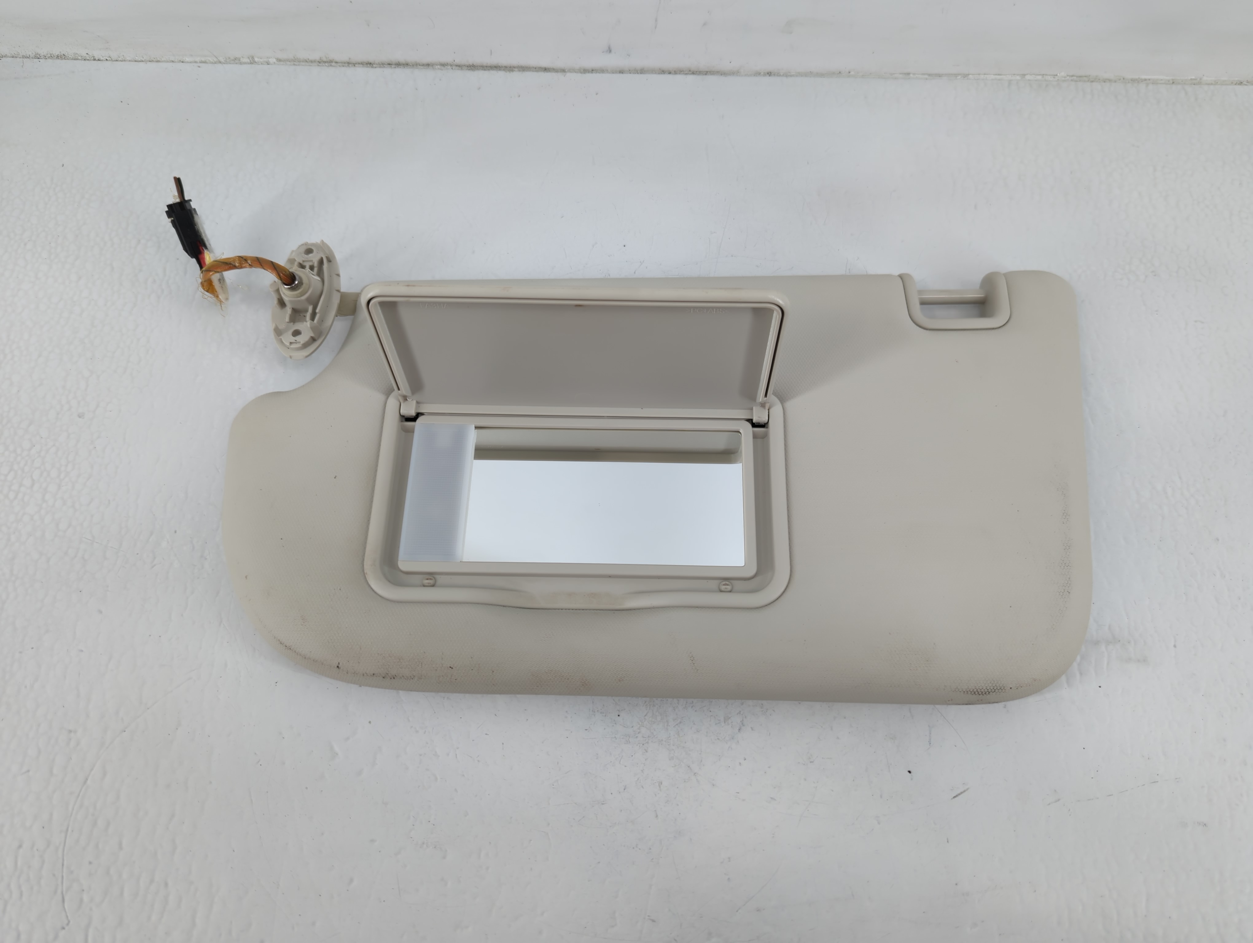Picture of 2012-2014 Ford Focus Driver Sun Visor Mirror Left Sunvisor Pale Grey 679619