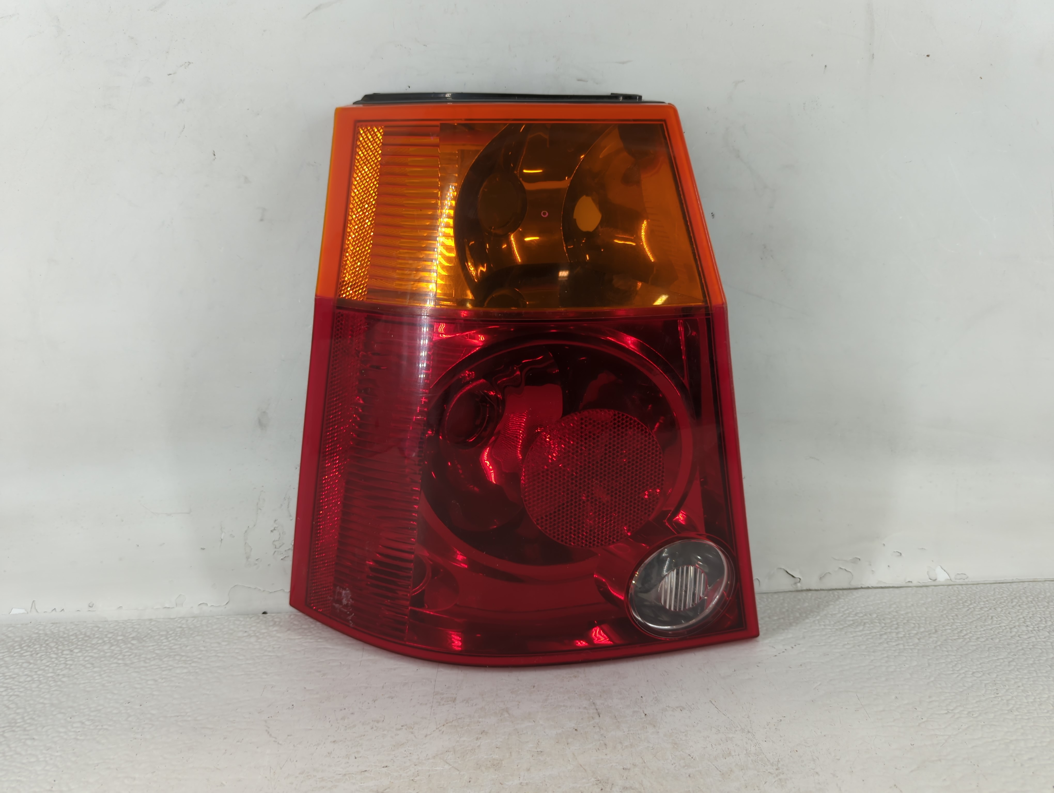 Picture of 2005 Chrysler Pacifica Driver Left Side Tail Light Taillight Oem 679708