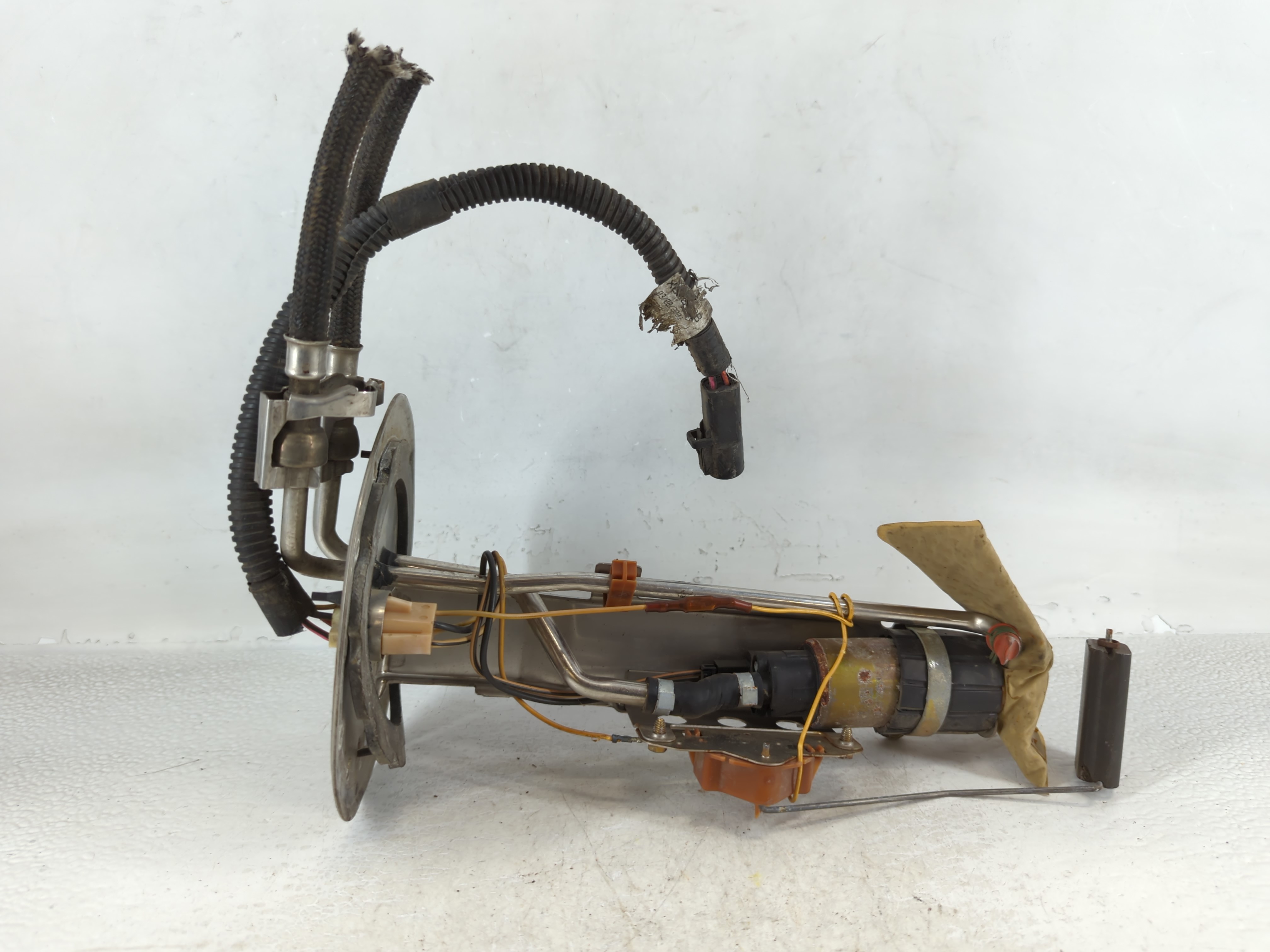 1997-1998 Ford F-150 Electrical Gas Fuel Pump Assembly 680325 - Oemusedautoparts1.com