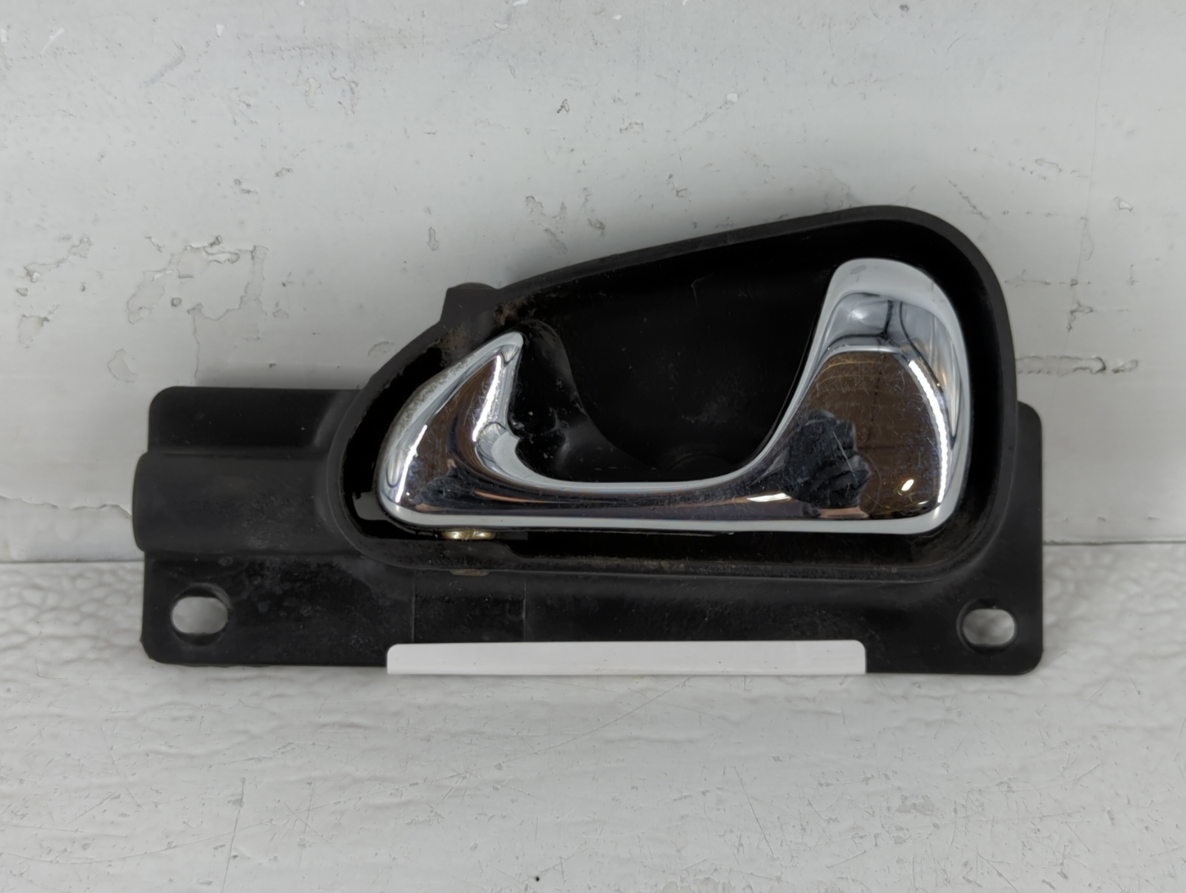 1999 Lincoln Continental Driver Front Left Door Handle Exterior Assembly 680385 - Oemusedautoparts1.com