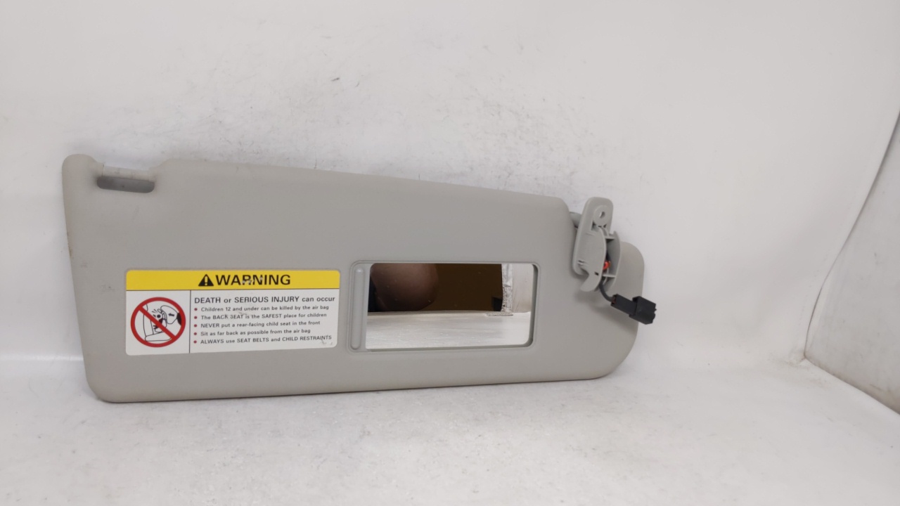 1998-2004 Volkswagen Passat Passenger Right Sun Visor Sunvisor Gray 68040 - Oemusedautoparts1.com