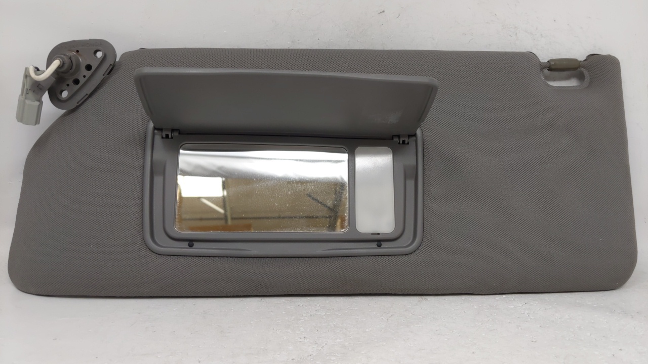 Picture of 2005 Honda Odyssey Driver Sun Visor Mirror Left Sunvisor Gray 68082