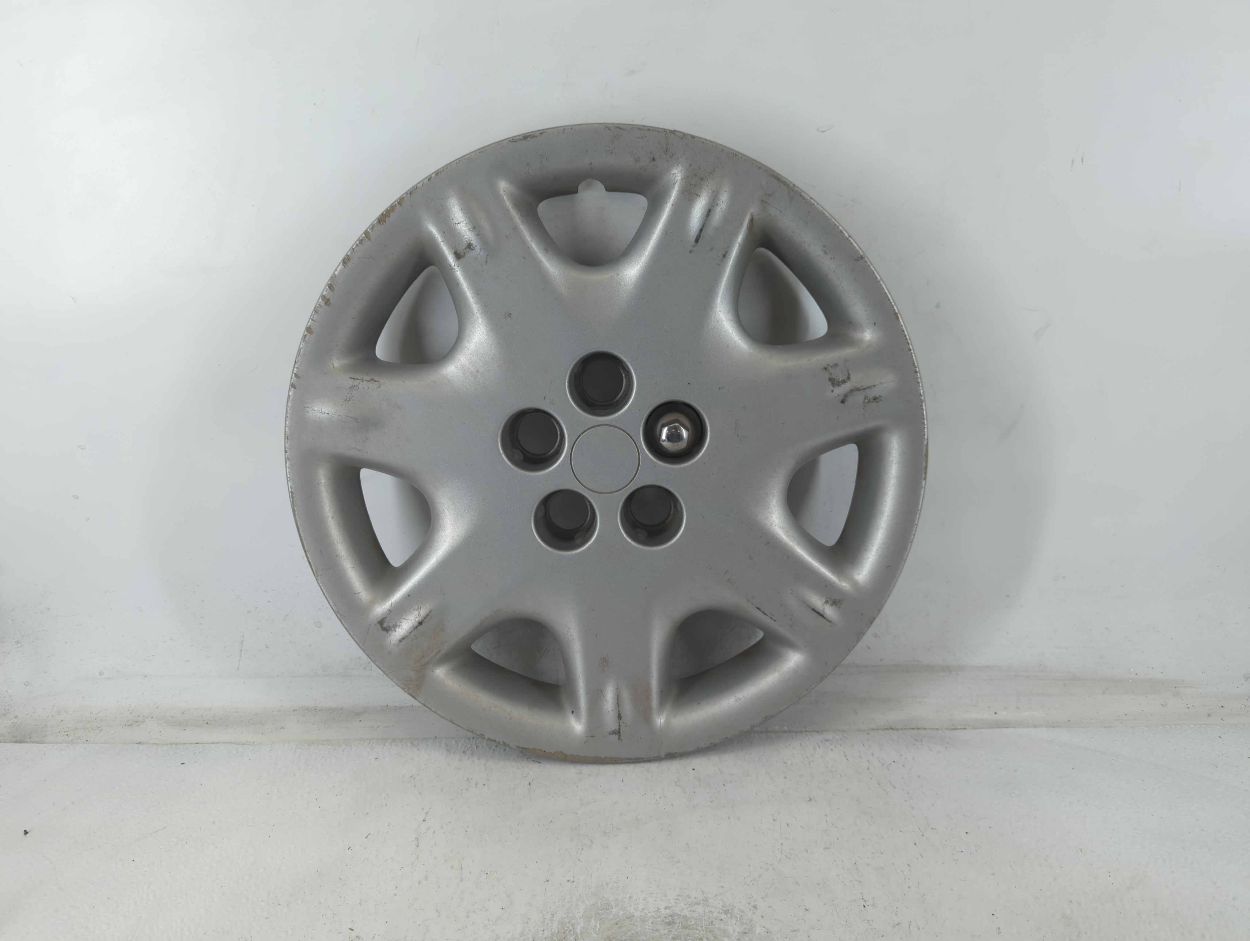 Picture of 2001 Chrysler Pt Cruiser Driver Front Wheel Hub Oem 680877