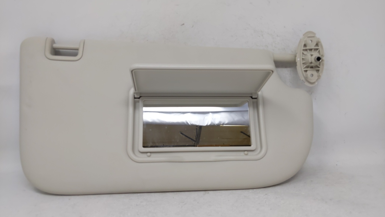 2013-2014 Ford Escape Passenger Right Sun Visor Sunvisor Ivory 68116 - Oemusedautoparts1.com