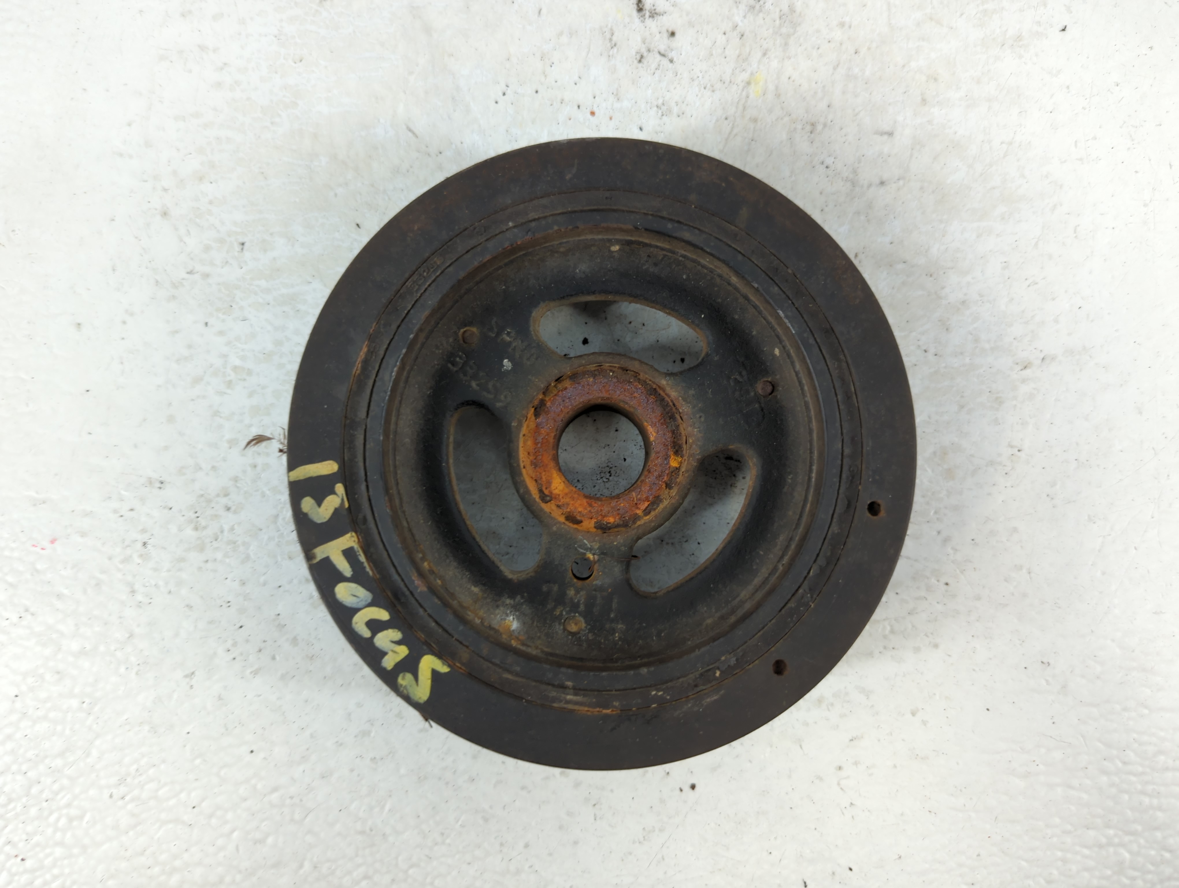 Picture of 2013 Ford Focus SHAFT PULLEY BALANCER 681307