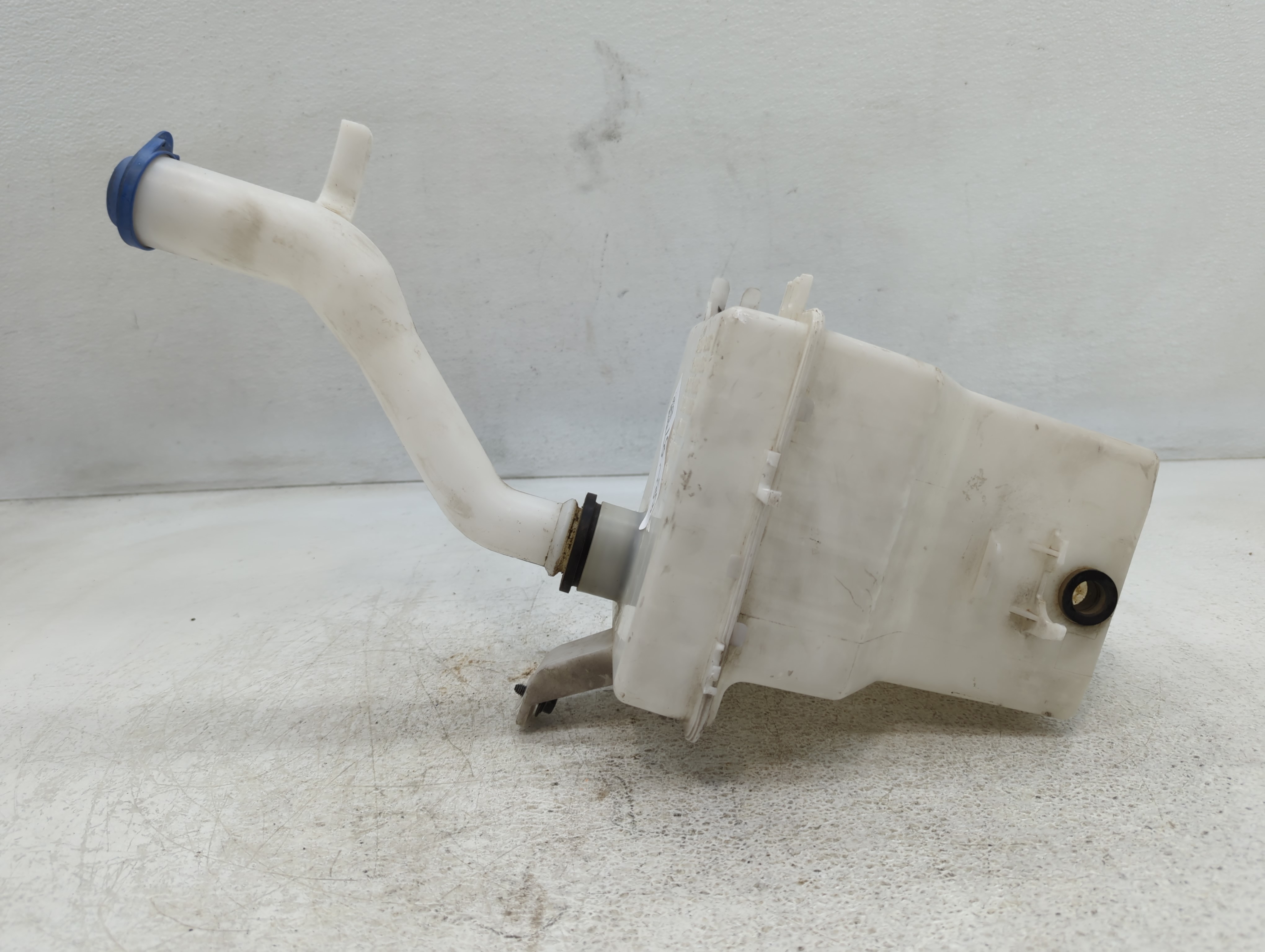 Picture of 2006-2011 Hyundai Accent Windshield Washer Fluid Reservoir Bottle Oem 681487