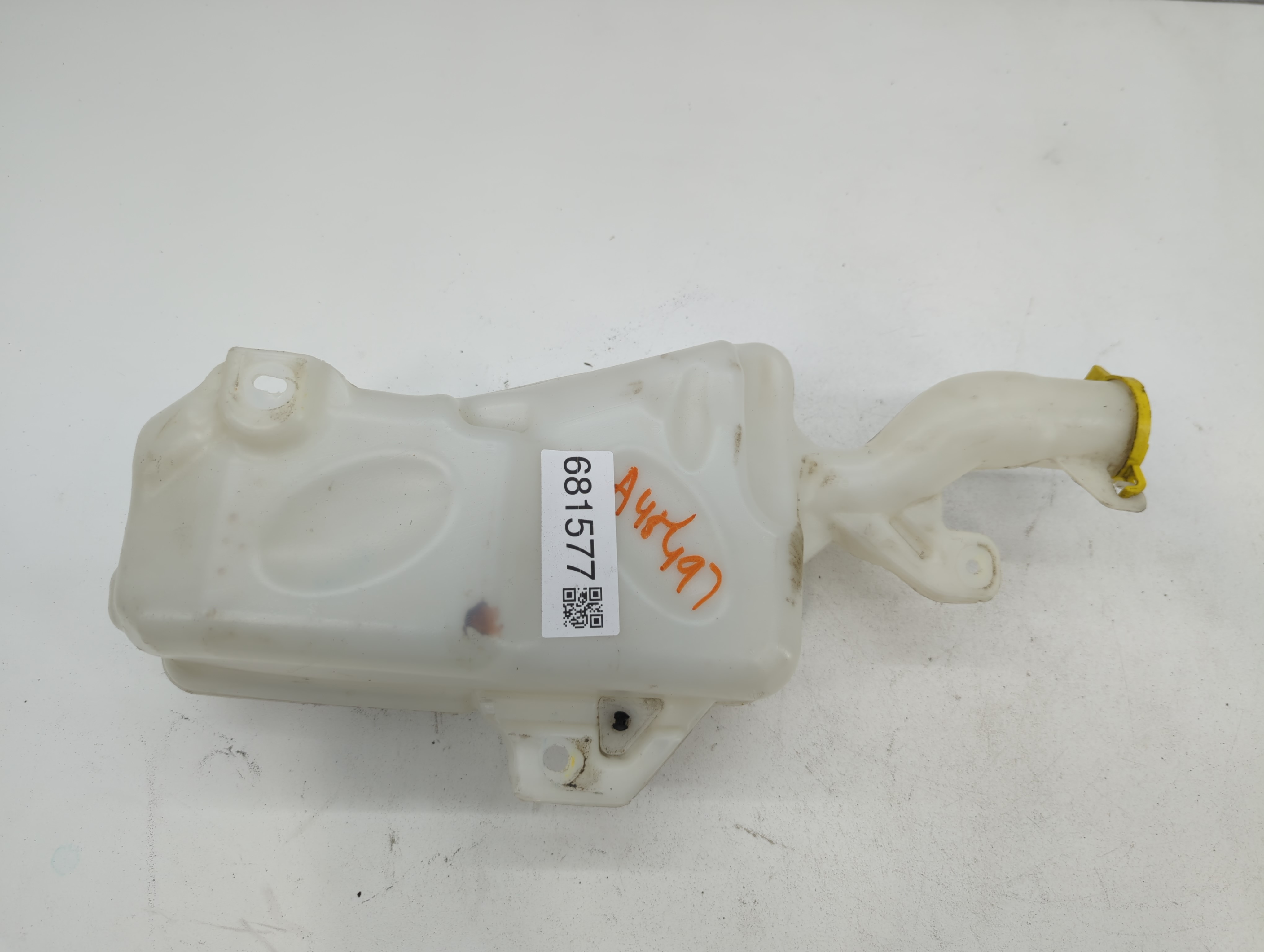 2018 Jeep Compass Windshield Washer Fluid Reservoir Bottle Oem 681577 - Oemusedautoparts1.com