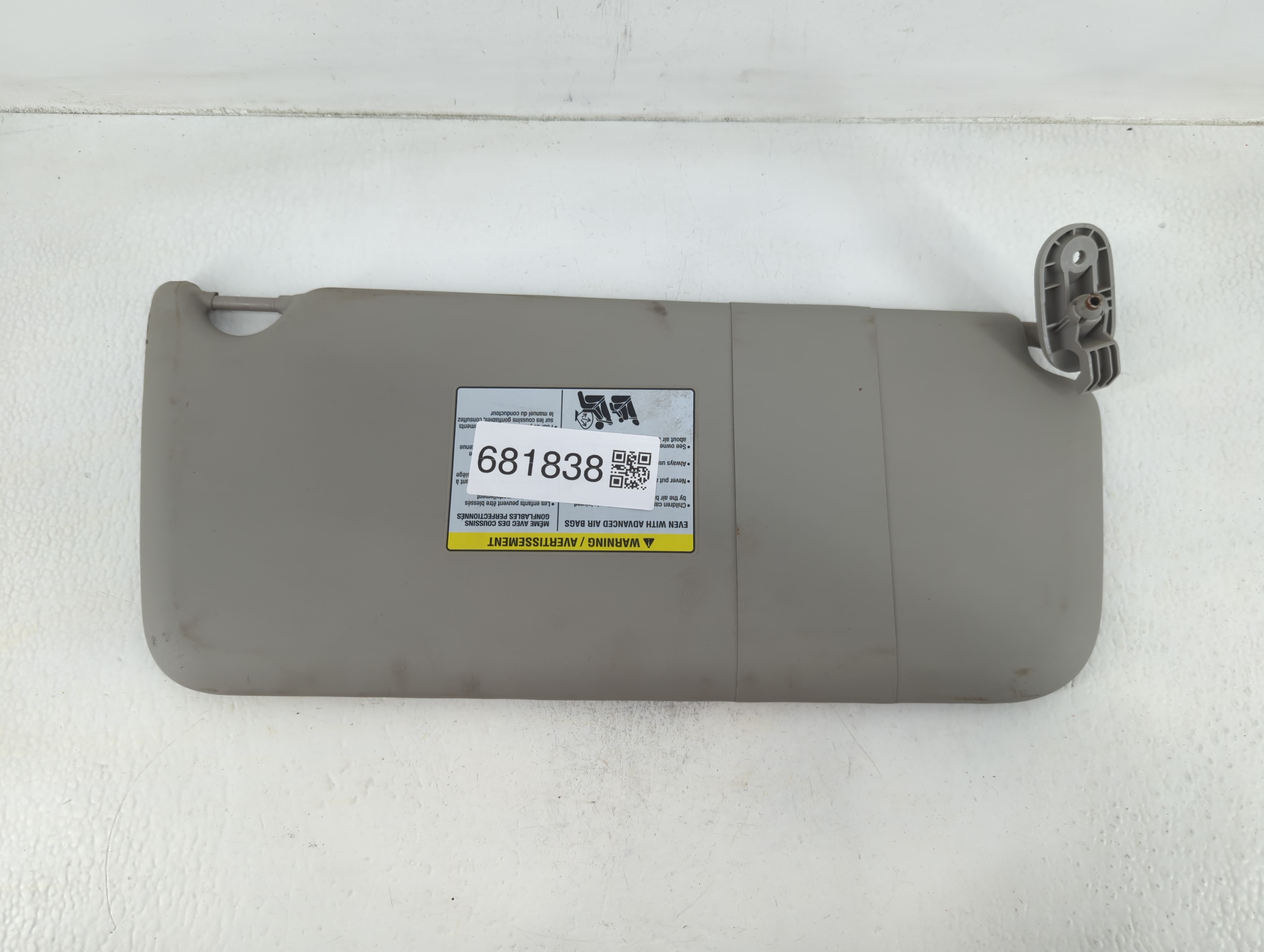 2014 Nissan Nv200 Passenger Sun Visor Mirror Right Sunvisor Pale Grey 681838 - Oemusedautoparts1.com