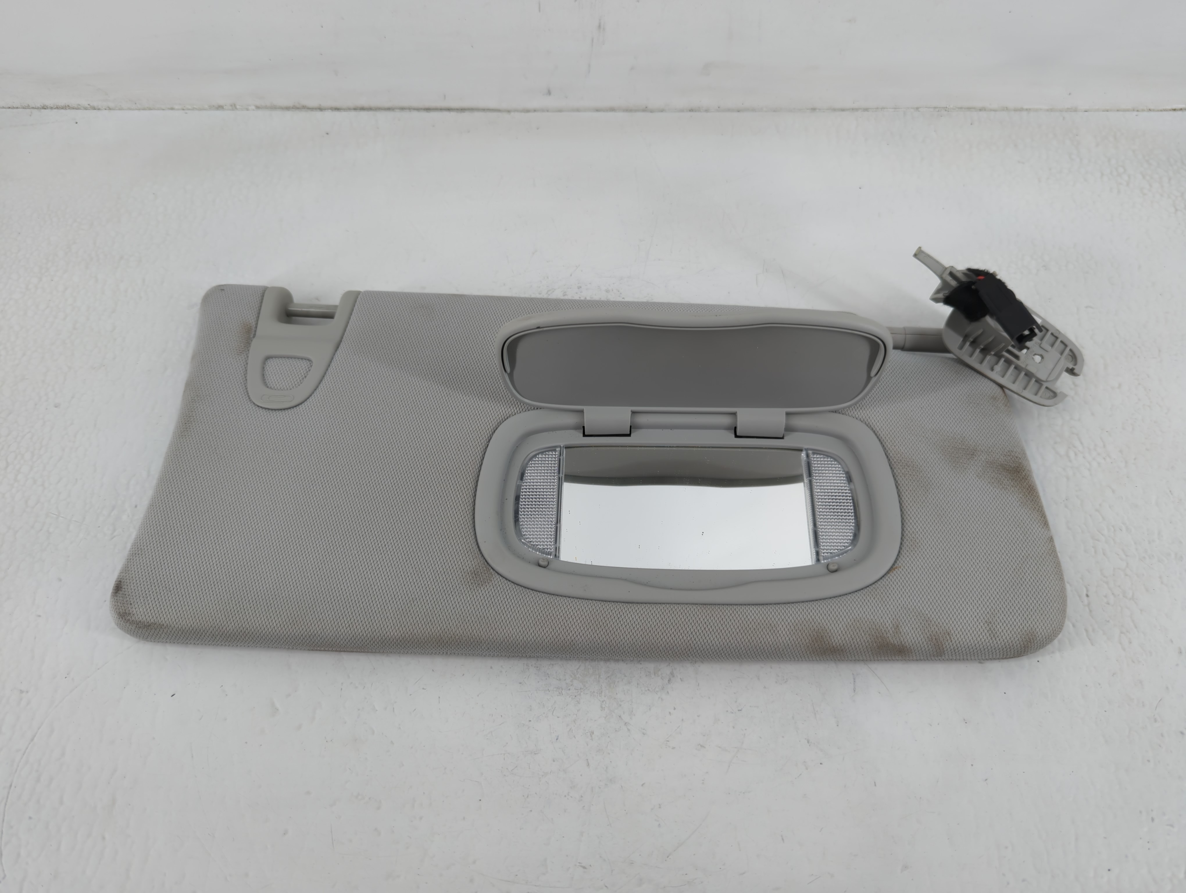 2018 Jeep Compass Passenger Sun Visor Mirror Right Sunvisor Grey 681896 - Oemusedautoparts1.com