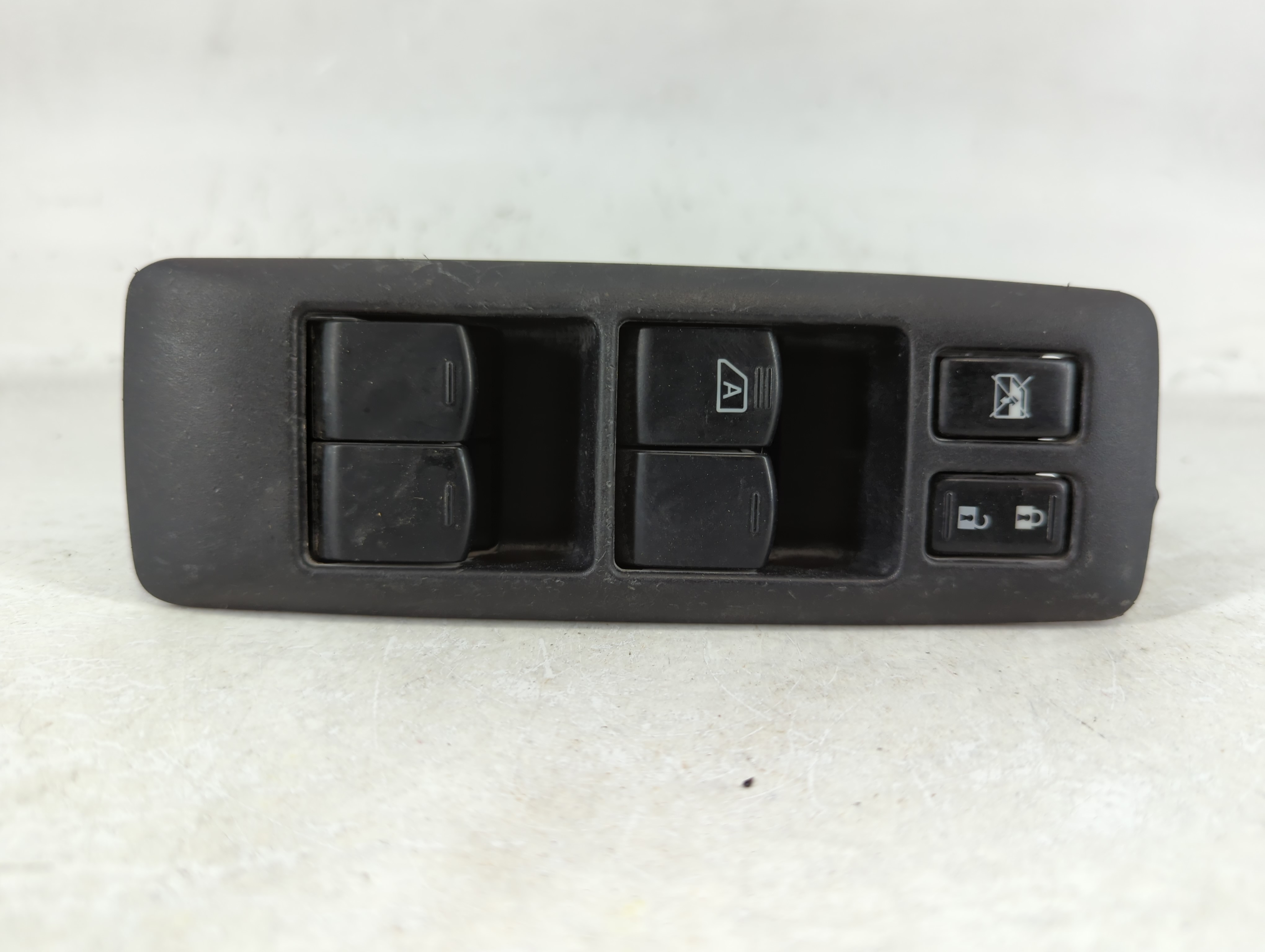 Nissan Rogue Driver Left Door Master Power Window Switch 682045 - Oemusedautoparts1.com