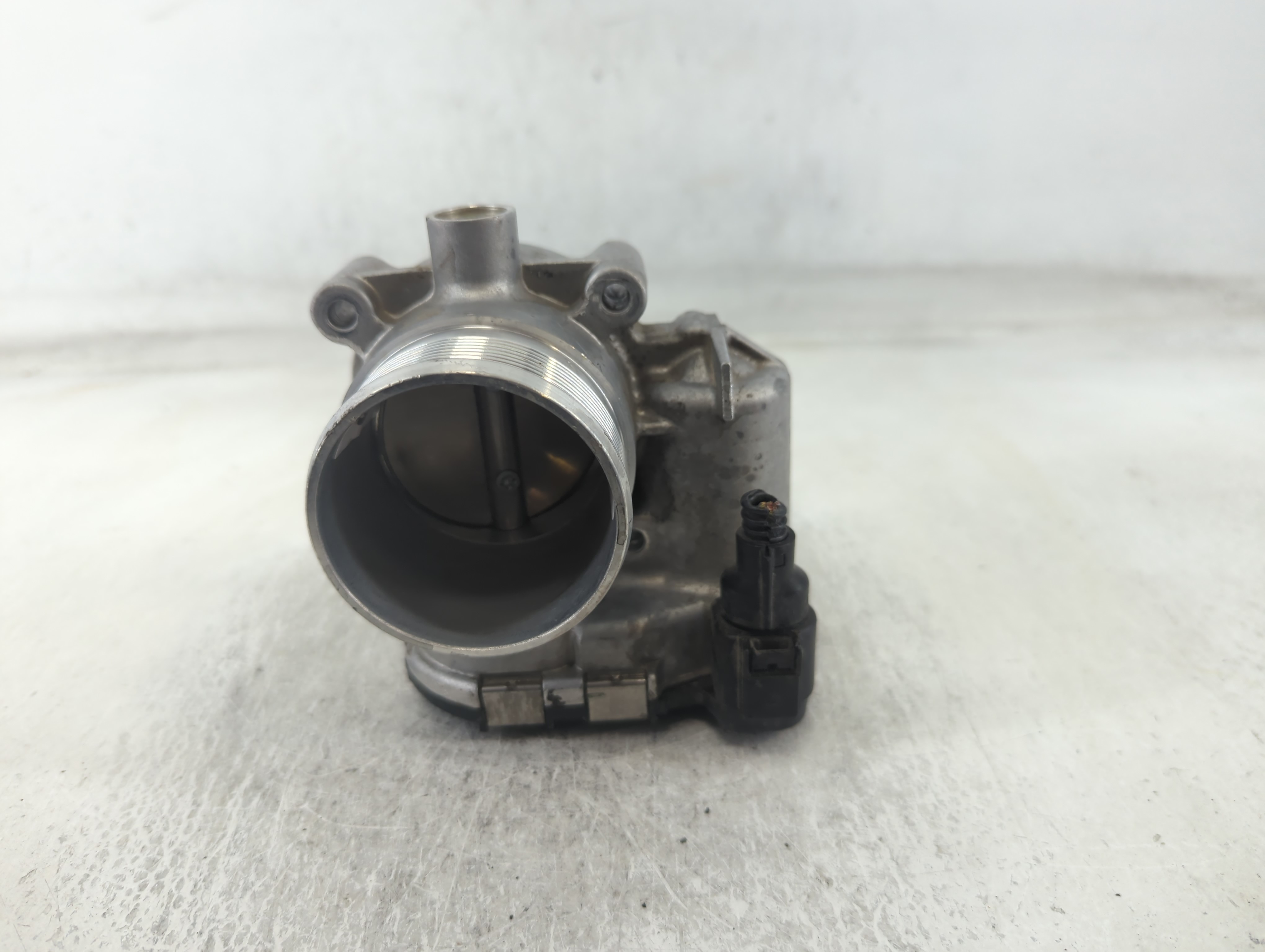 Picture of 2012-2018 Volkswagen Passat Throttle Body 682348