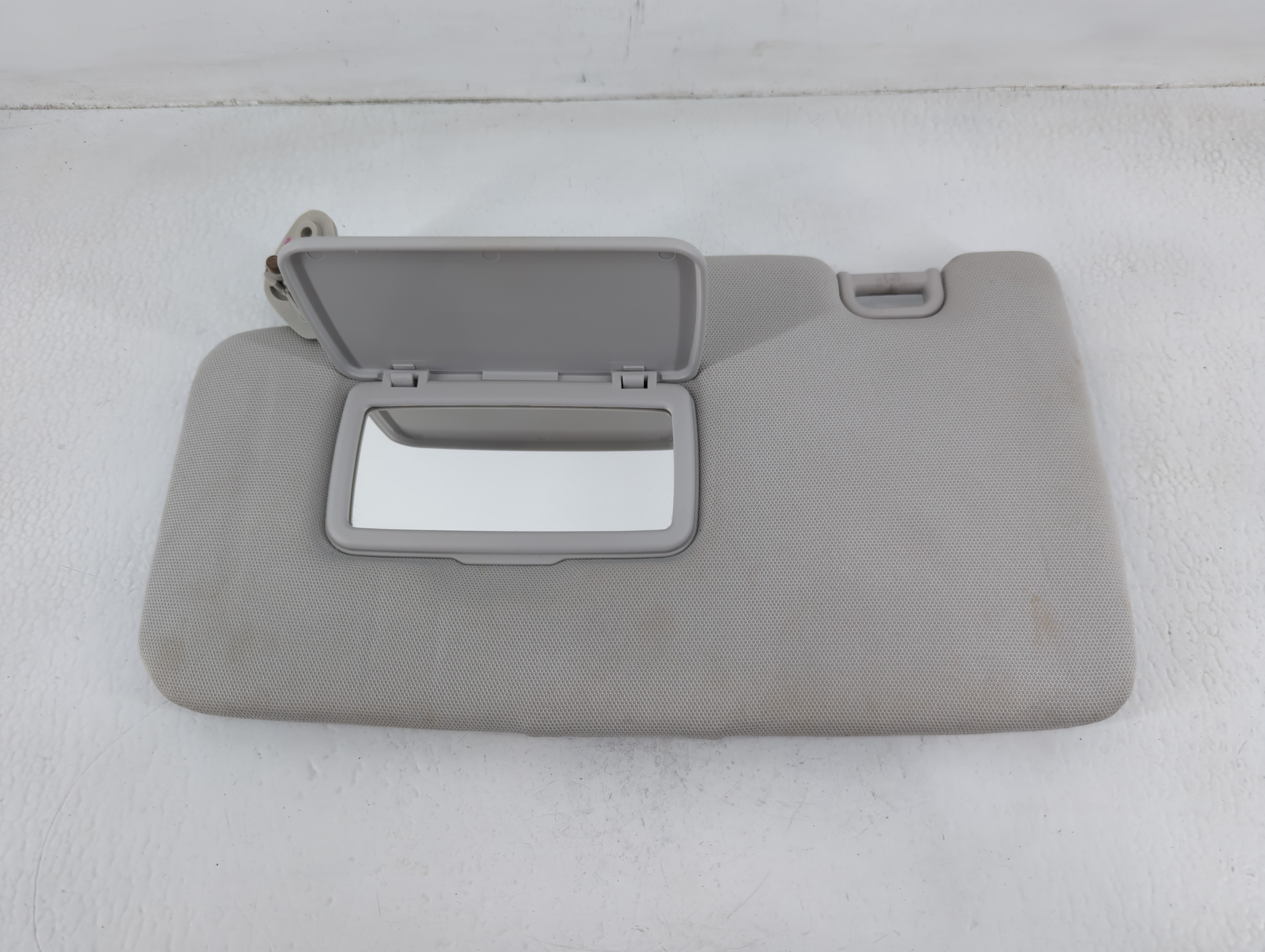 2014 Subaru Forester Driver Sun Visor Mirror Left Sunvisor Grey 682652 - Oemusedautoparts1.com