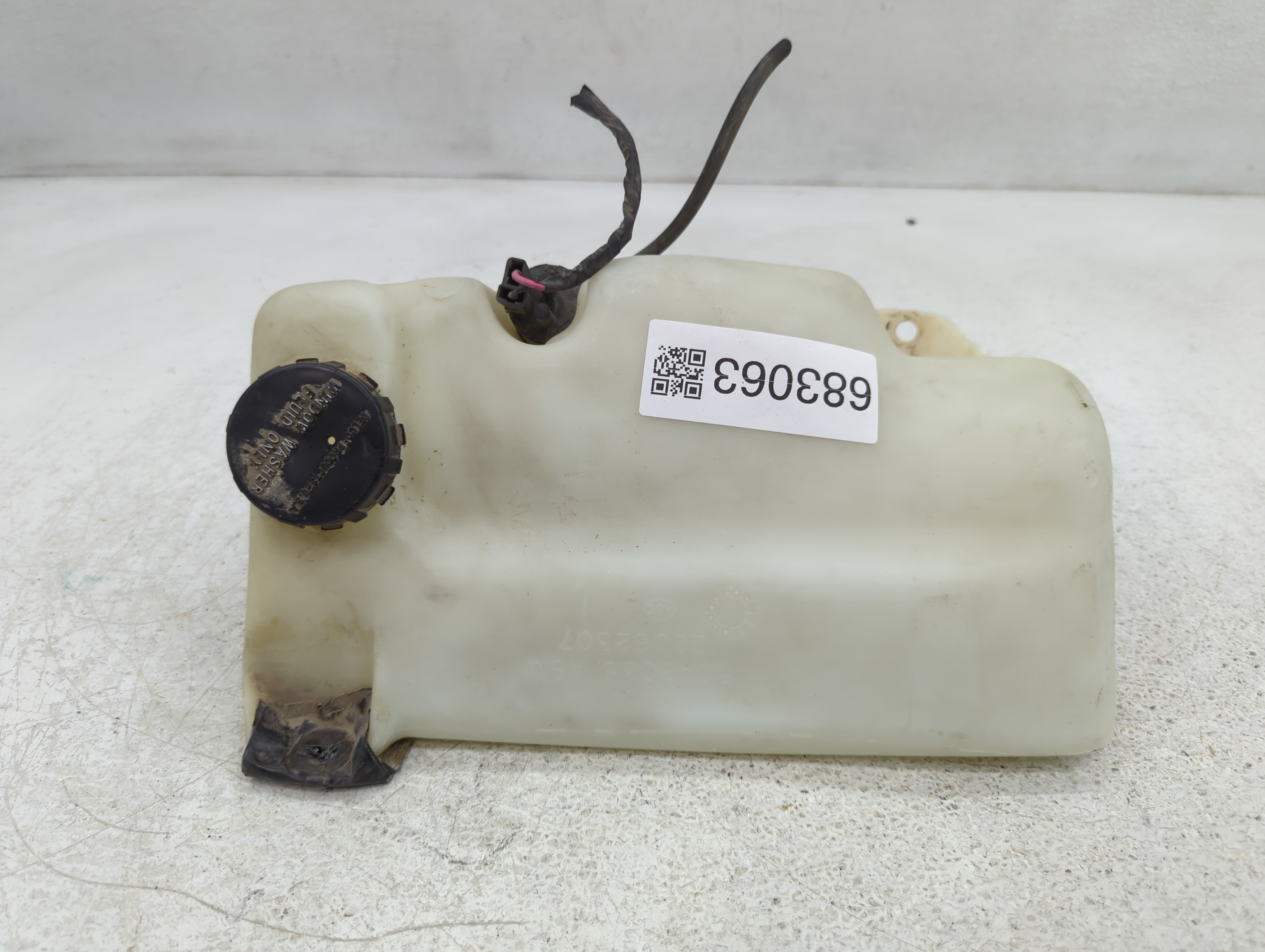 Picture of 1988 Pontiac Fiero Windshield Washer Fluid Reservoir Bottle Oem 683063