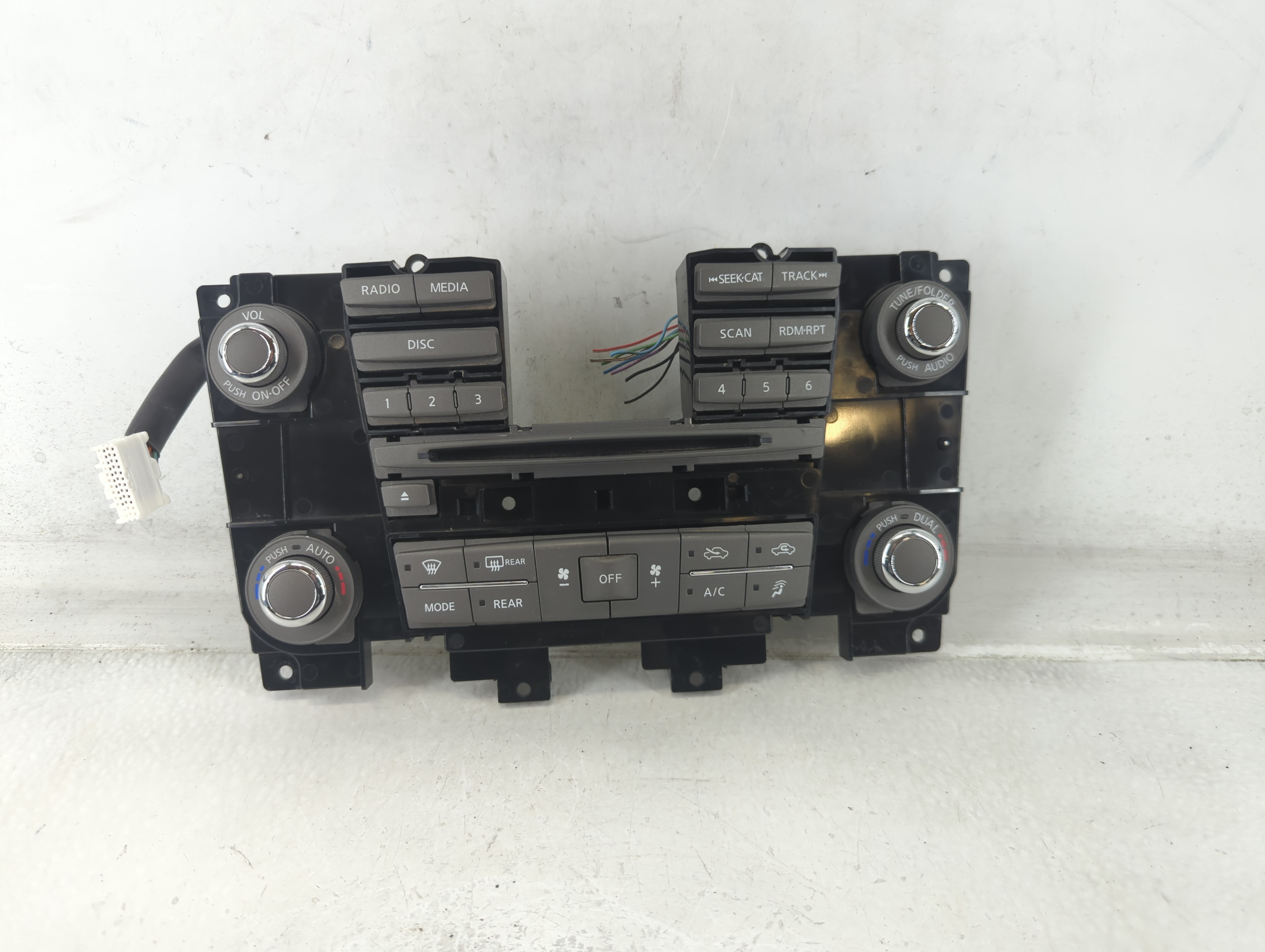 2018-2019 Infiniti Qx80 Am Fm Cd Player Radio Receiver 683361 - Oemusedautoparts1.com