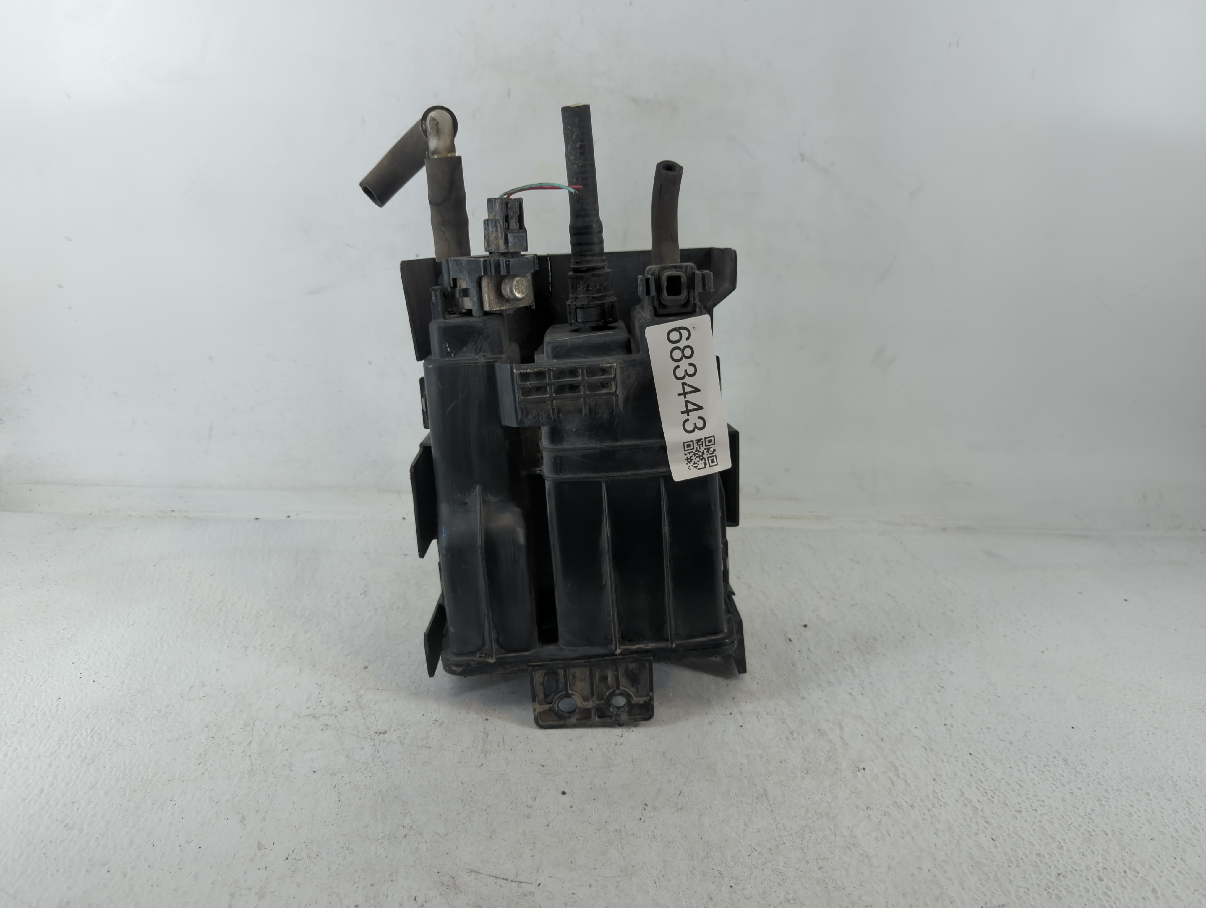 2015 Nissan Versa Fuel Vapor Charcoal Canister 683443 - Oemusedautoparts1.com