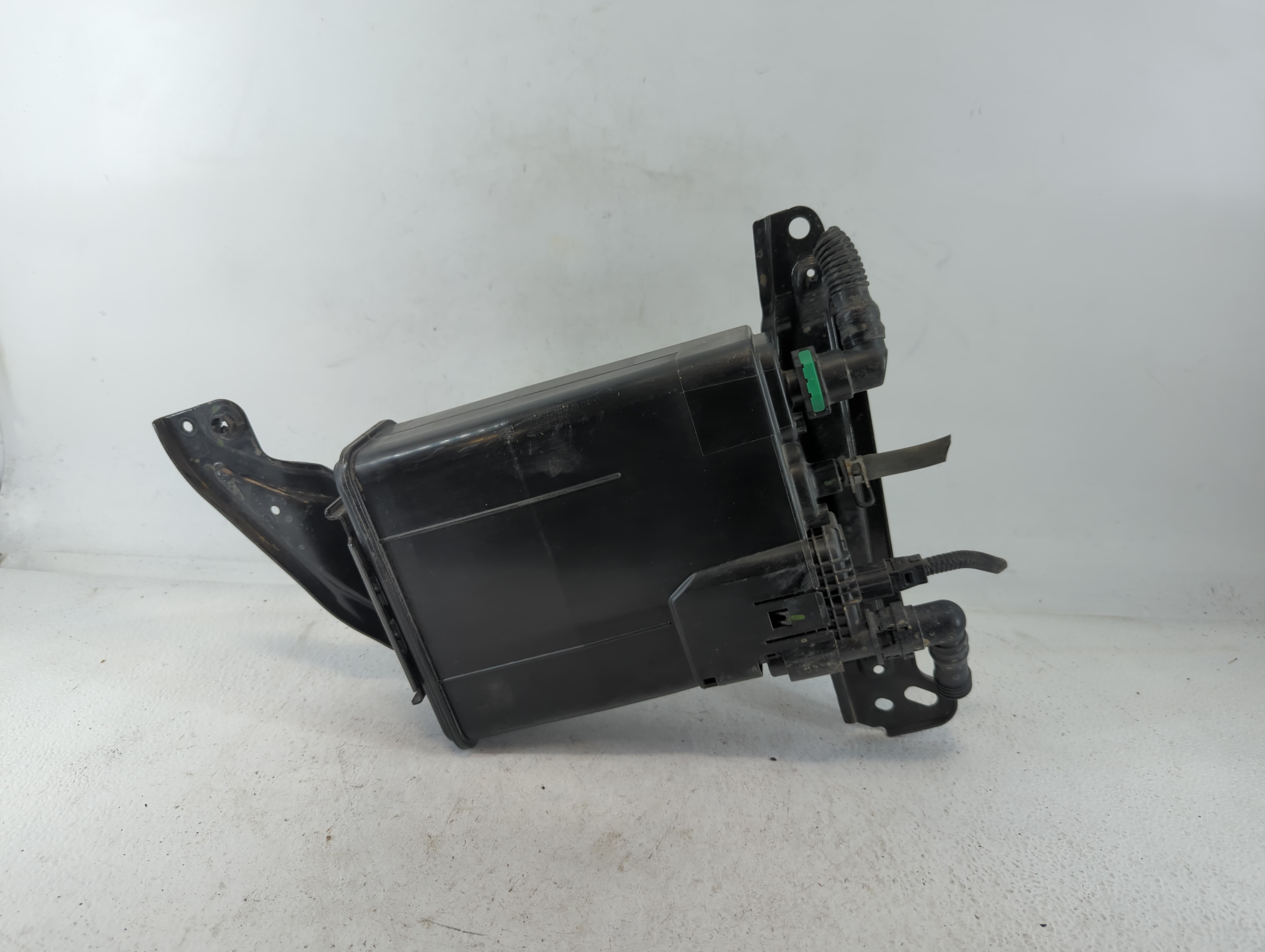 2015 Toyota Camry Fuel Vapor Charcoal Canister 683486 - Oemusedautoparts1.com