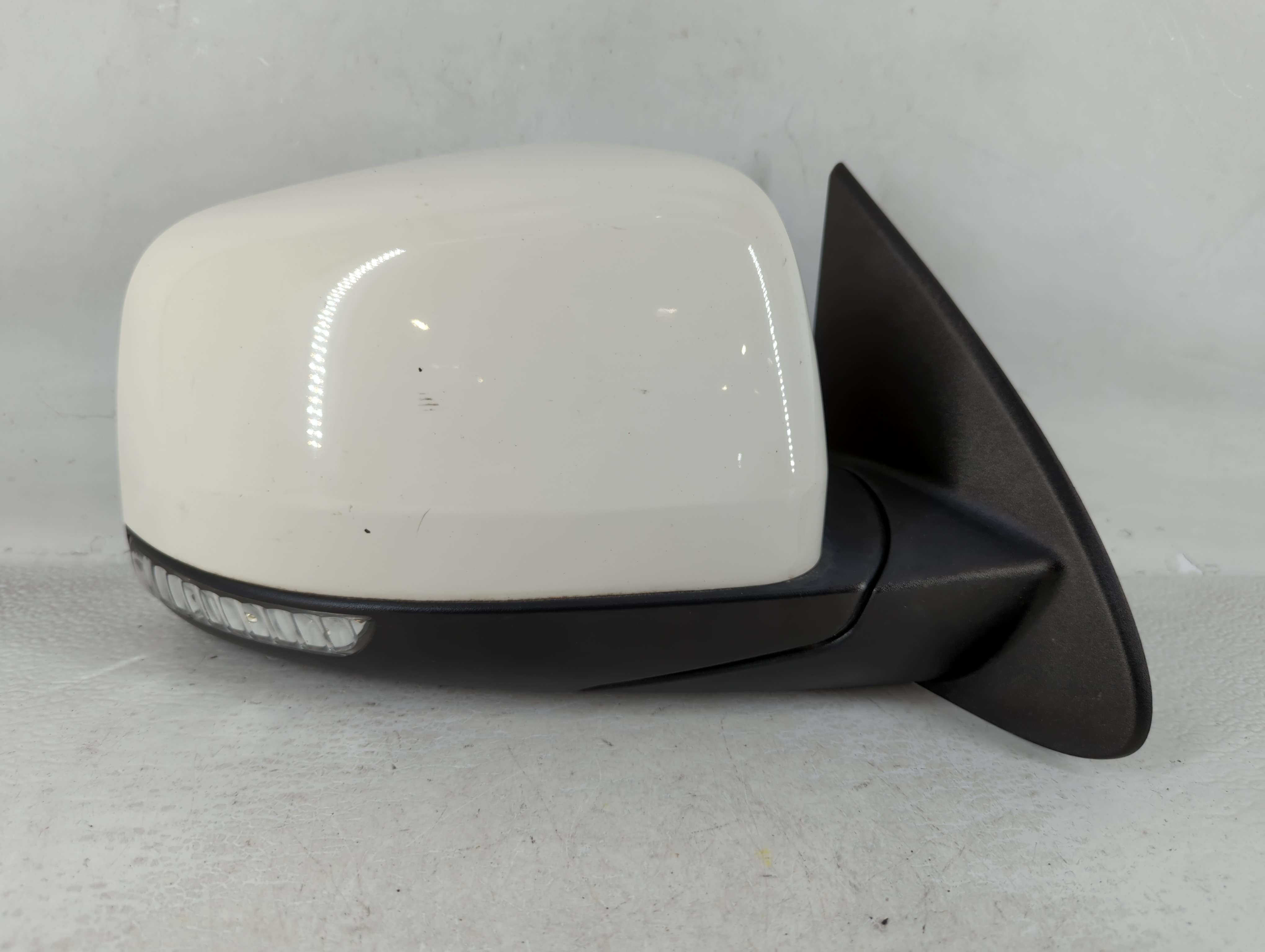 2011-2021 Dodge Durango Passenger Right Side View Power Door Mirror White 683535 - Oemusedautoparts1.com