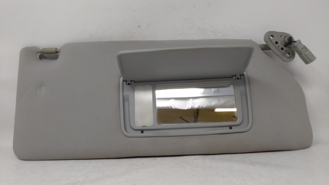 Picture of 2005-2010 Honda Odyssey Passenger Right Sun Visor Sunvisor Gray 68386