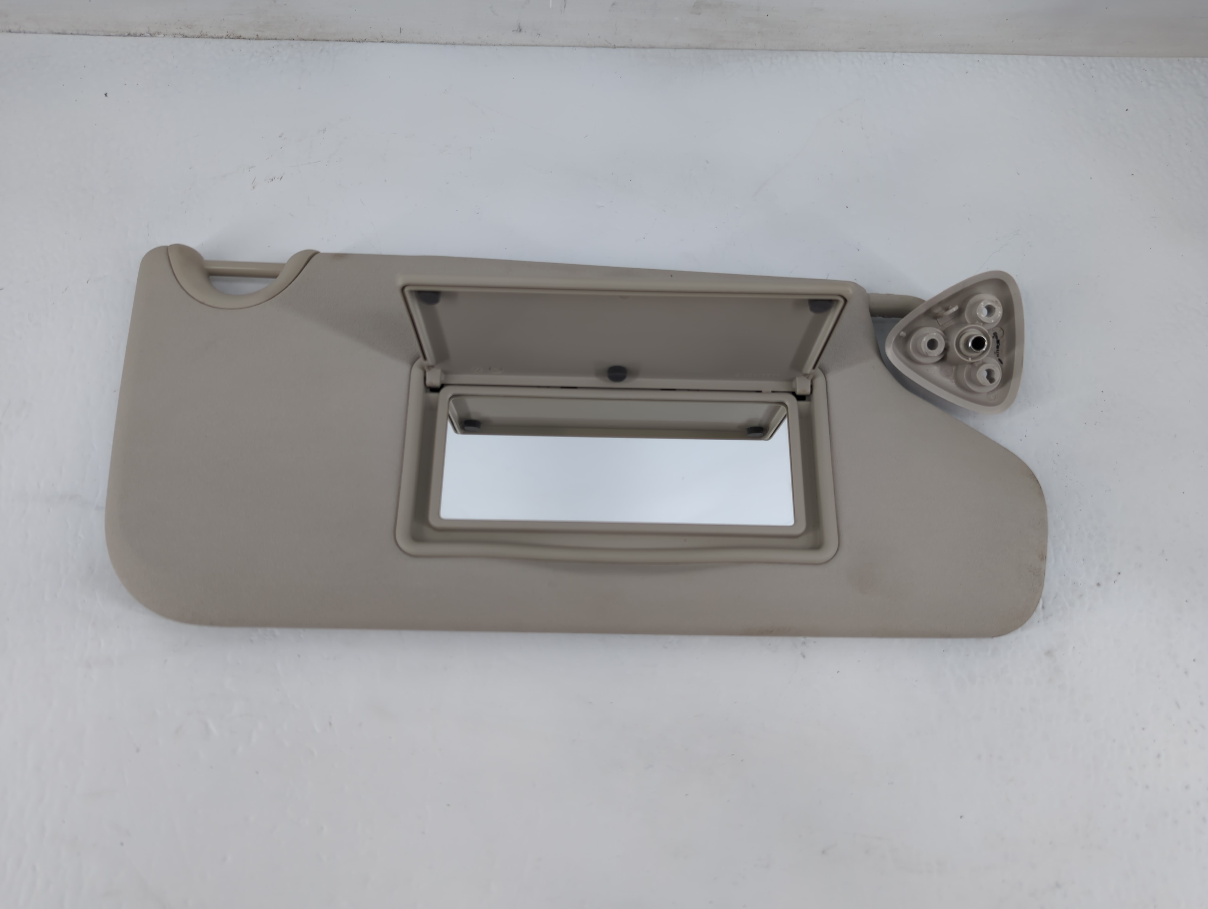 2018 Dodge Journey Passenger Sun Visor Mirror Right Sunvisor Beige 684514 - Oemusedautoparts1.com