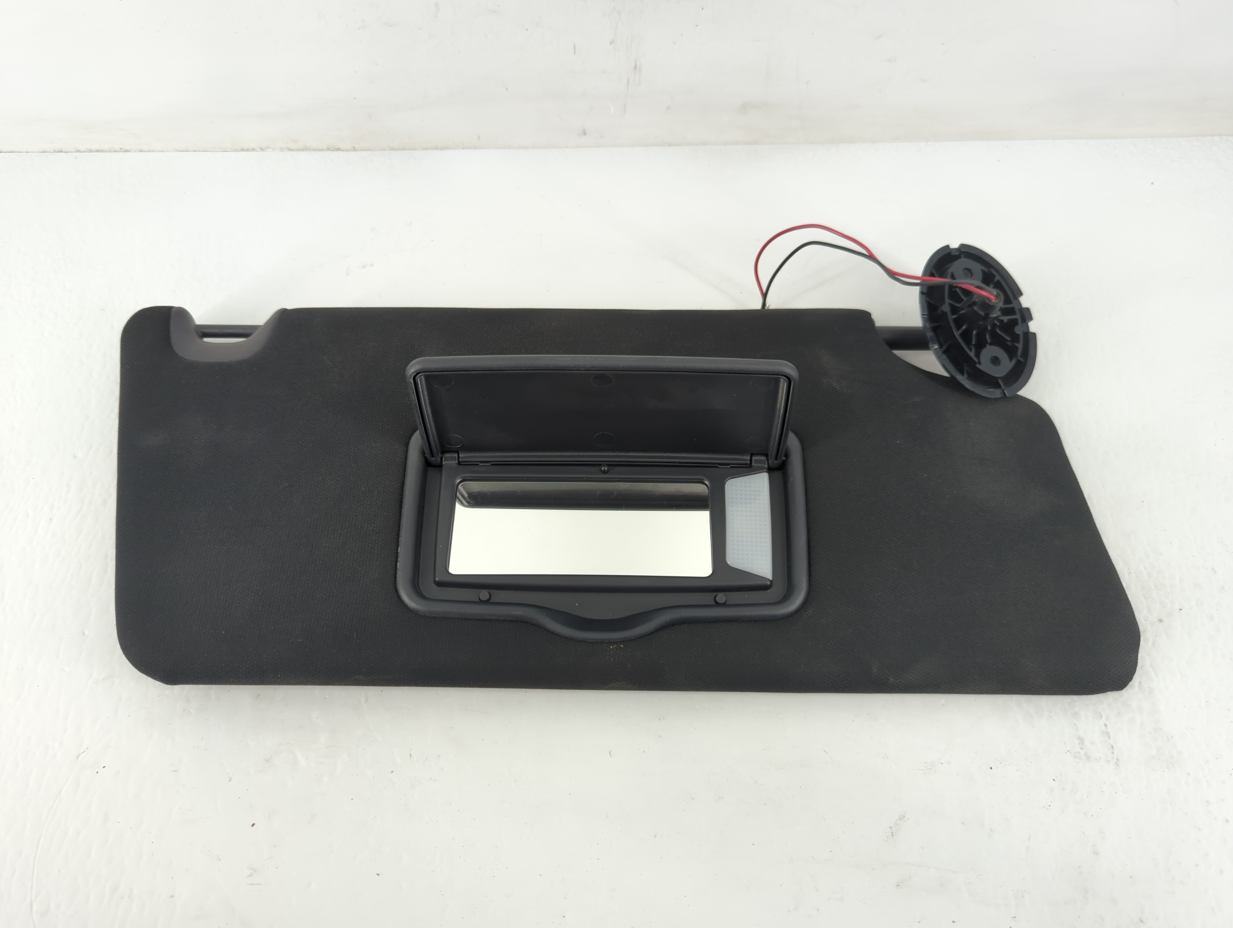 2017 Ford Explorer Passenger Sun Visor Mirror Right Sunvisor Black 684594 - Oemusedautoparts1.com