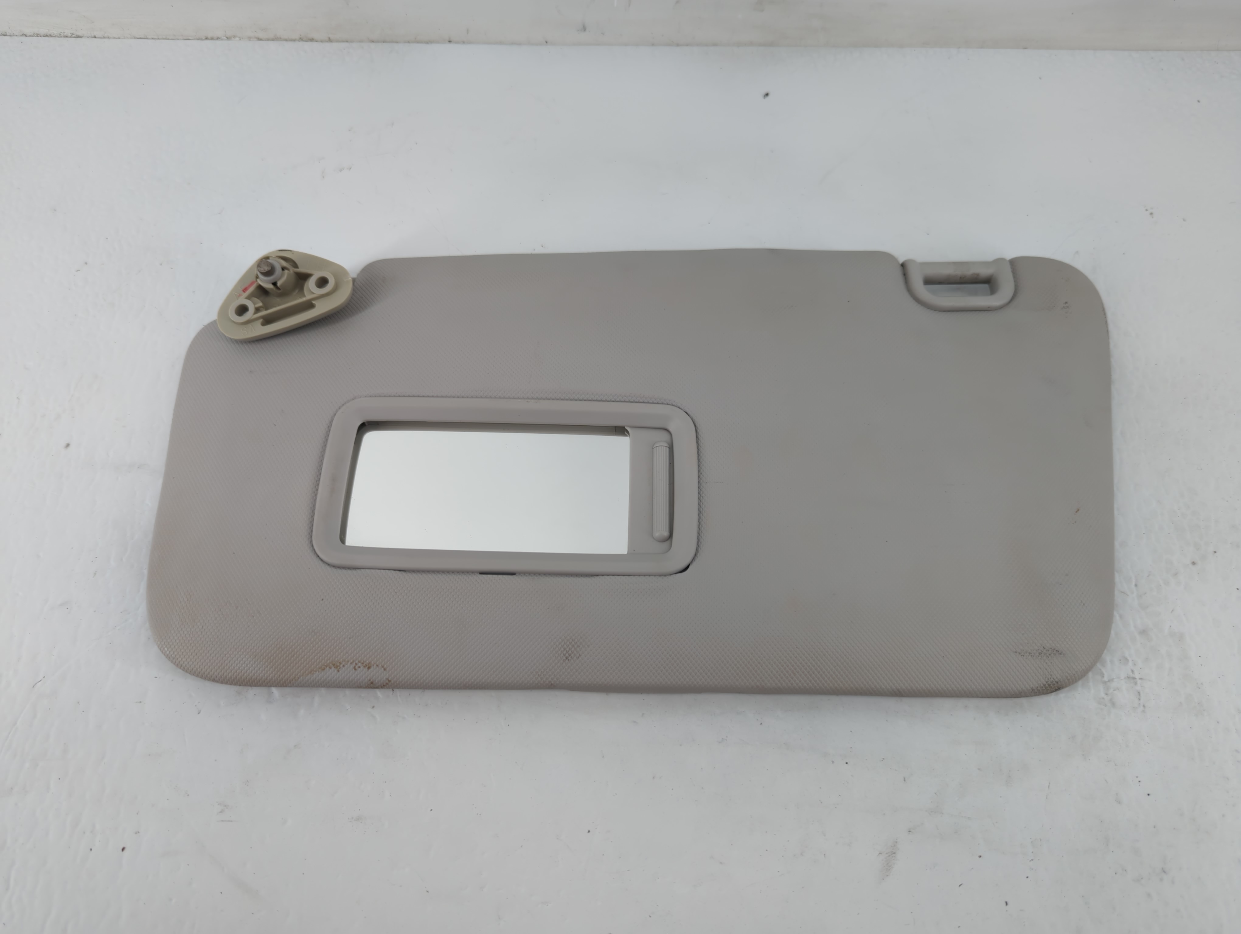 Picture of 2010 Subaru Forester Driver Sun Visor Mirror Left Sunvisor Gray 684610