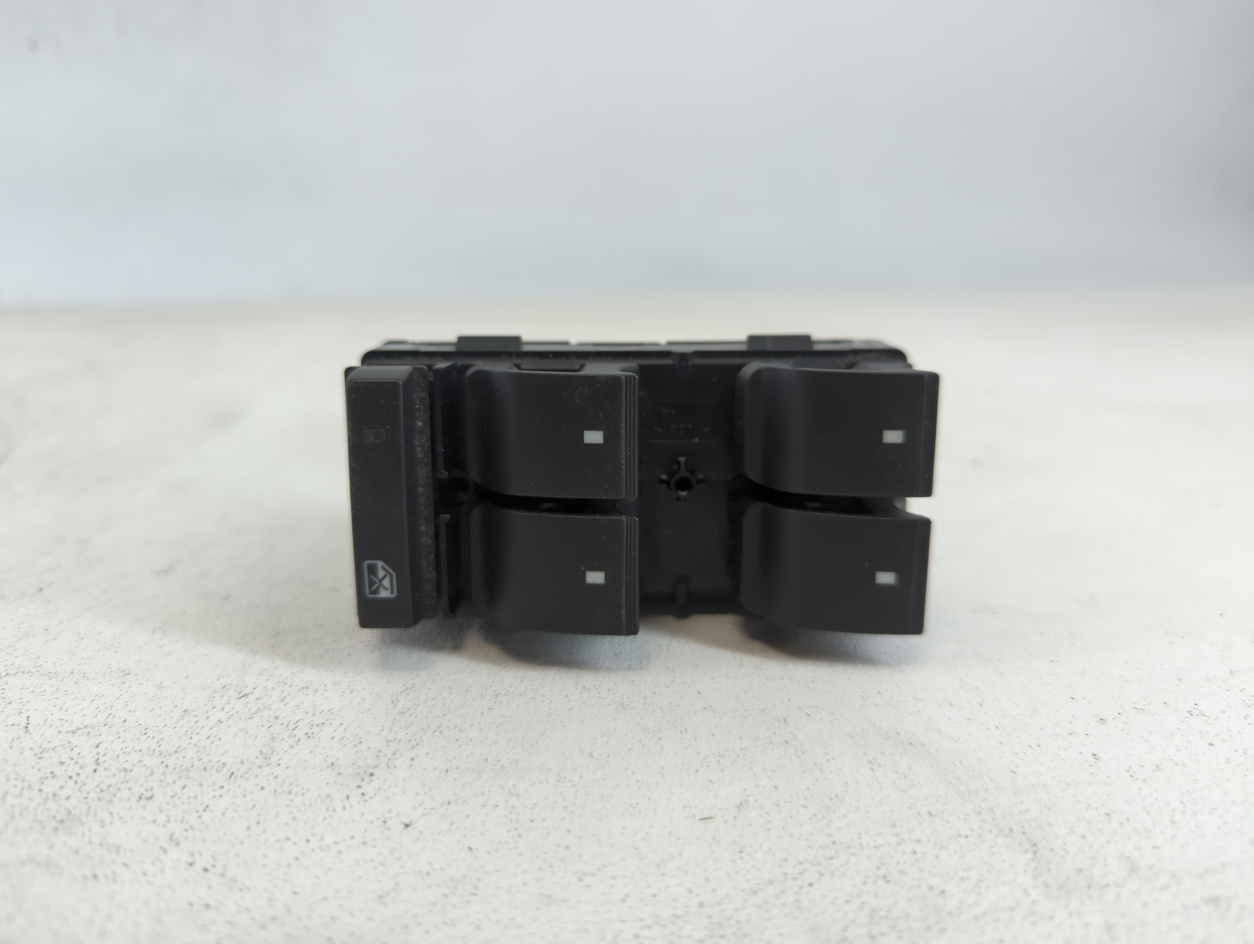 2015 Chevrolet Traverse Driver Left Door Master Power Window Switch 684955 - Oemusedautoparts1.com
