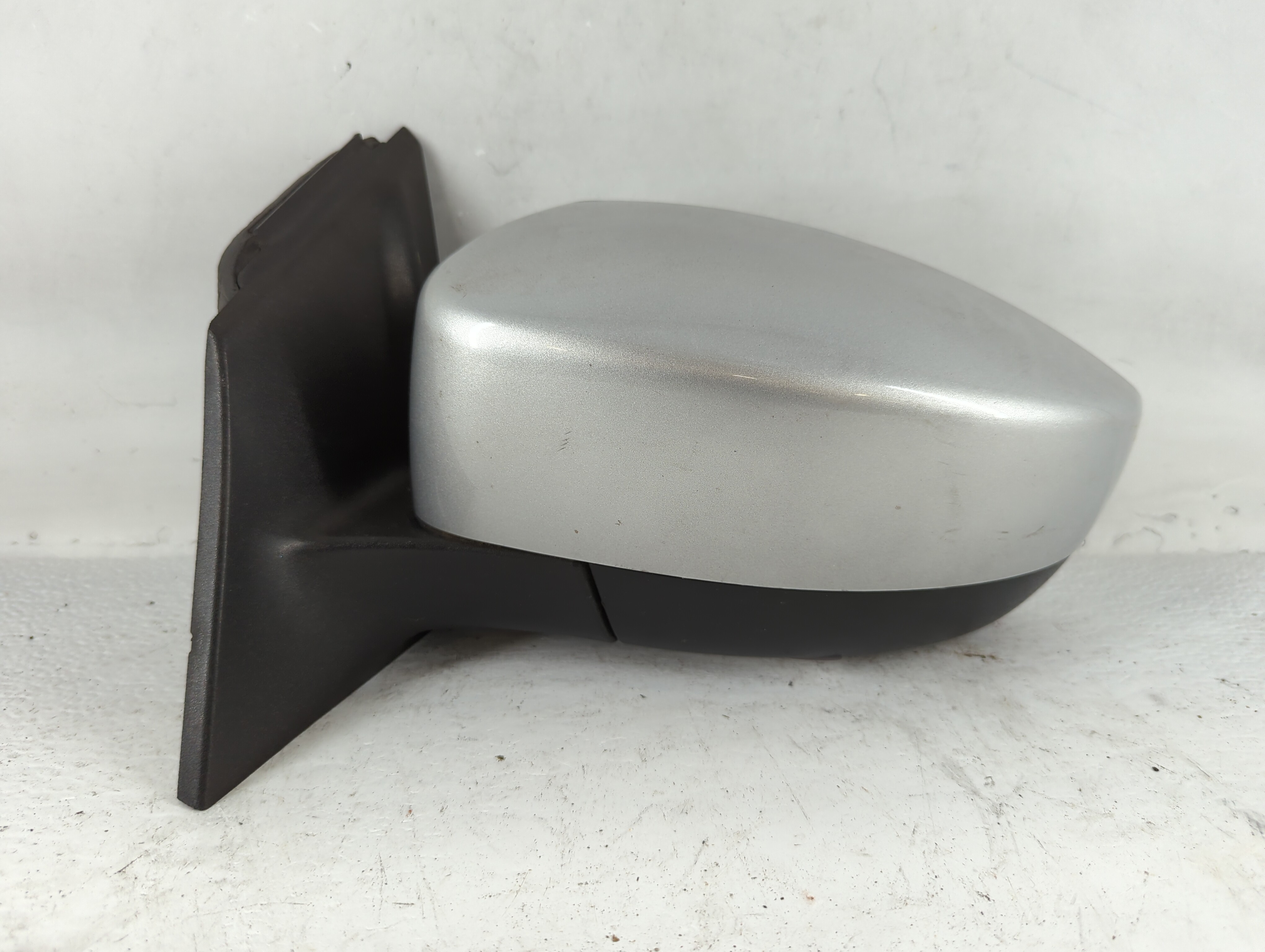 2018 Ford Focus Driver Left Side View Power Door Mirror Ingot Silver 685345 - Oemusedautoparts1.com