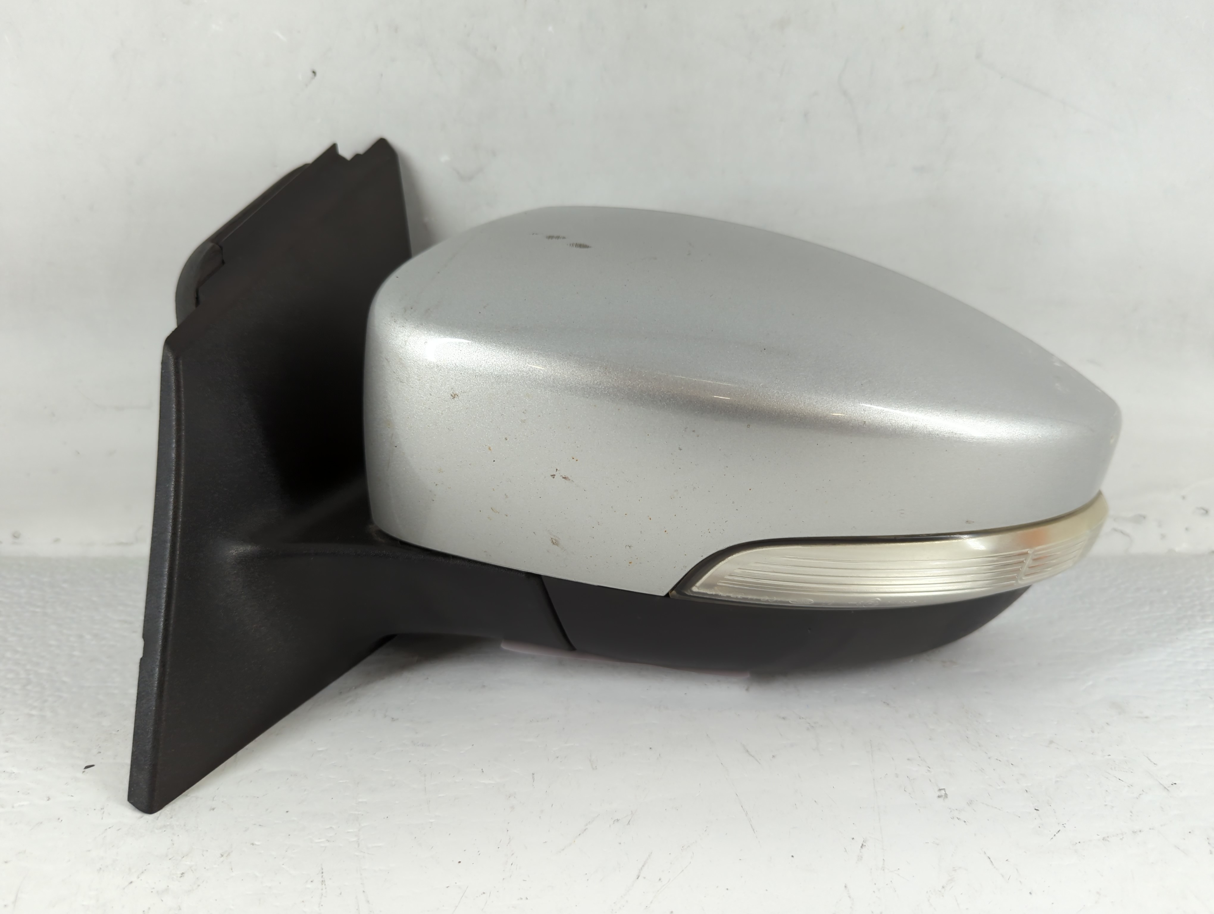 2012-2014 Ford Focus Driver Left Side View Power Door Mirror Silver 685376 - Oemusedautoparts1.com