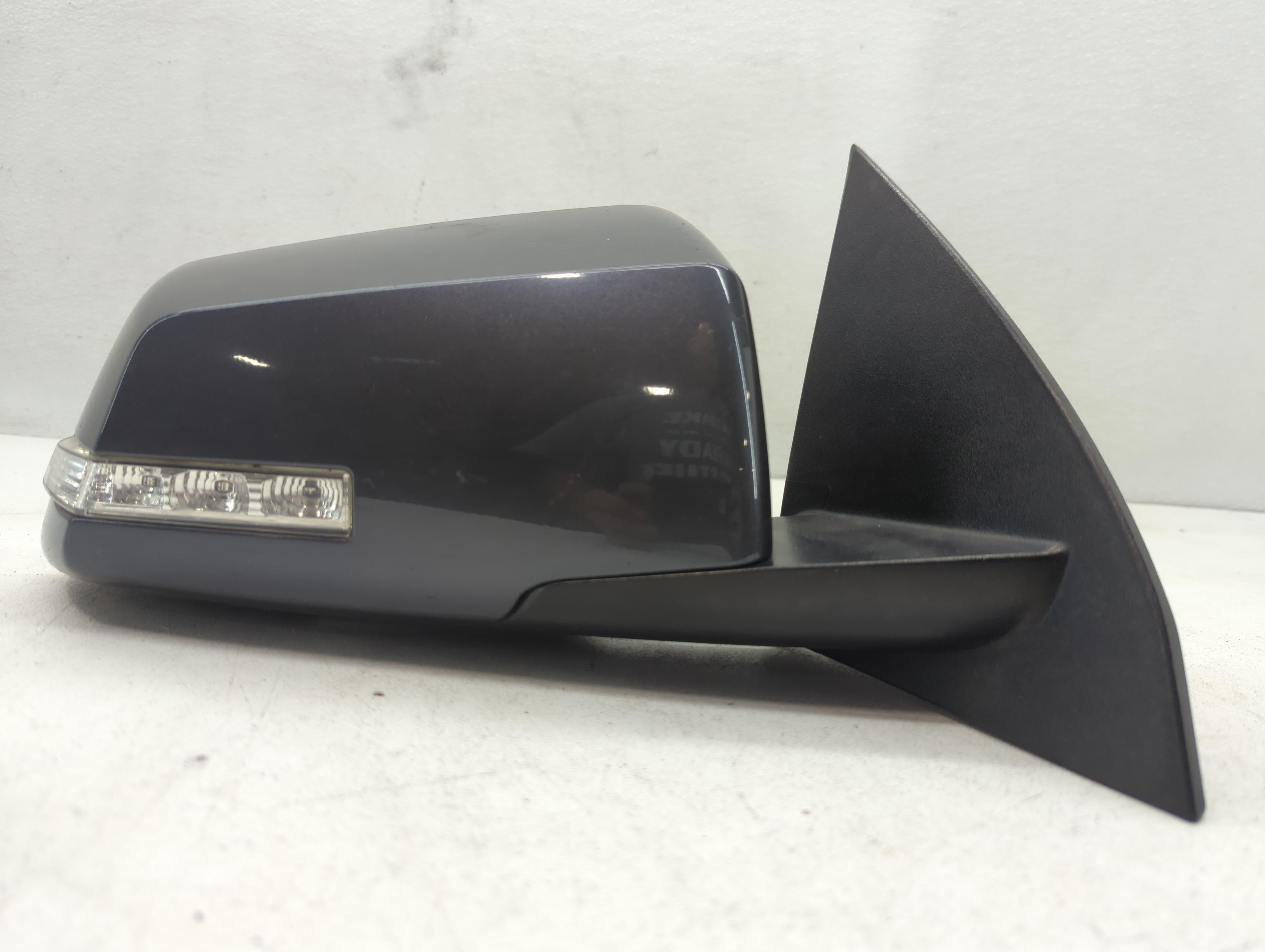Chevrolet Traverse Passenger Right Side View Power Door Mirror Dark Grey 685540 - Oemusedautoparts1.com