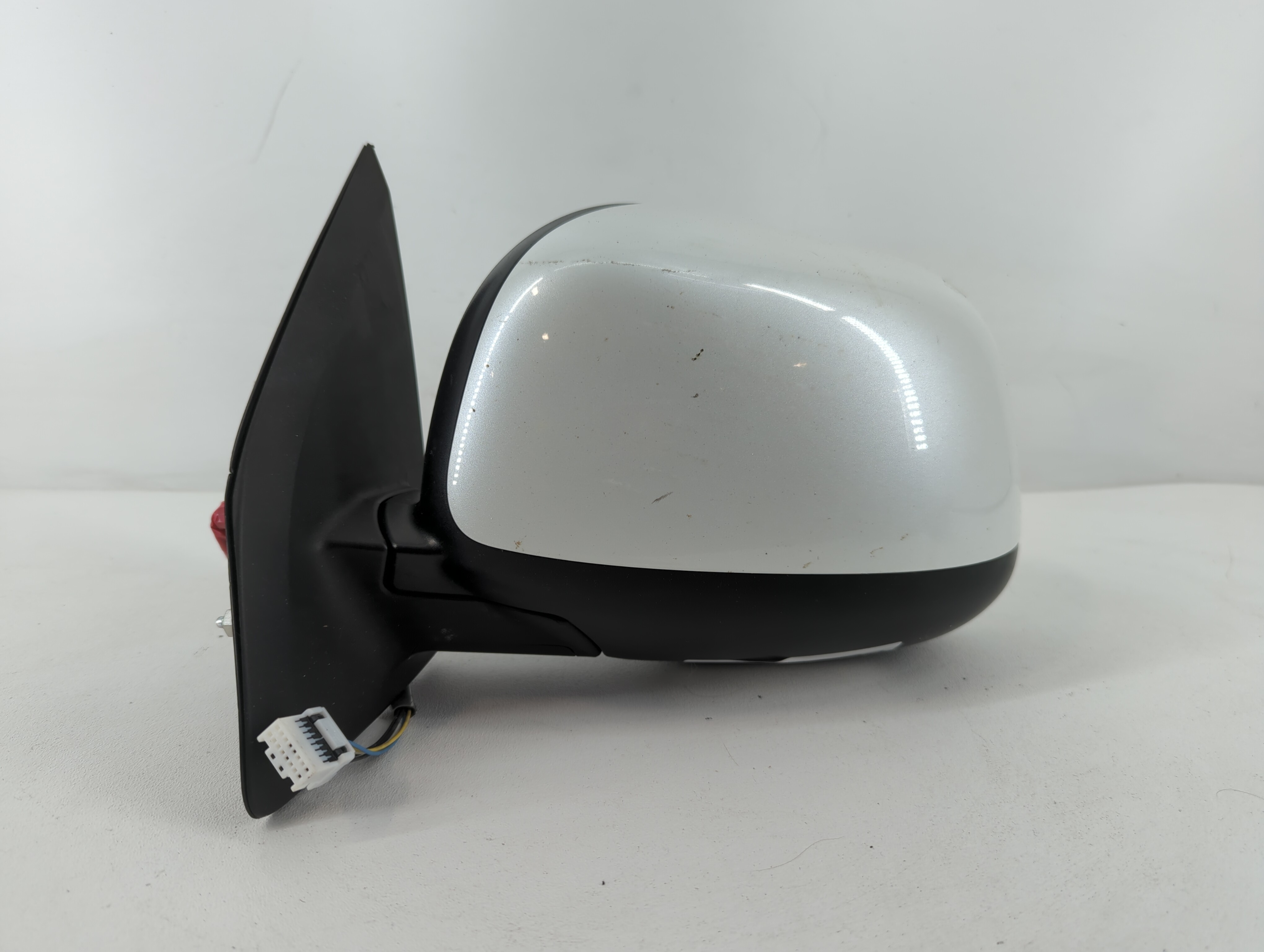 2015 Mitsubishi Outlander Driver Left Side View Power Door Mirror White 685719 - Oemusedautoparts1.com