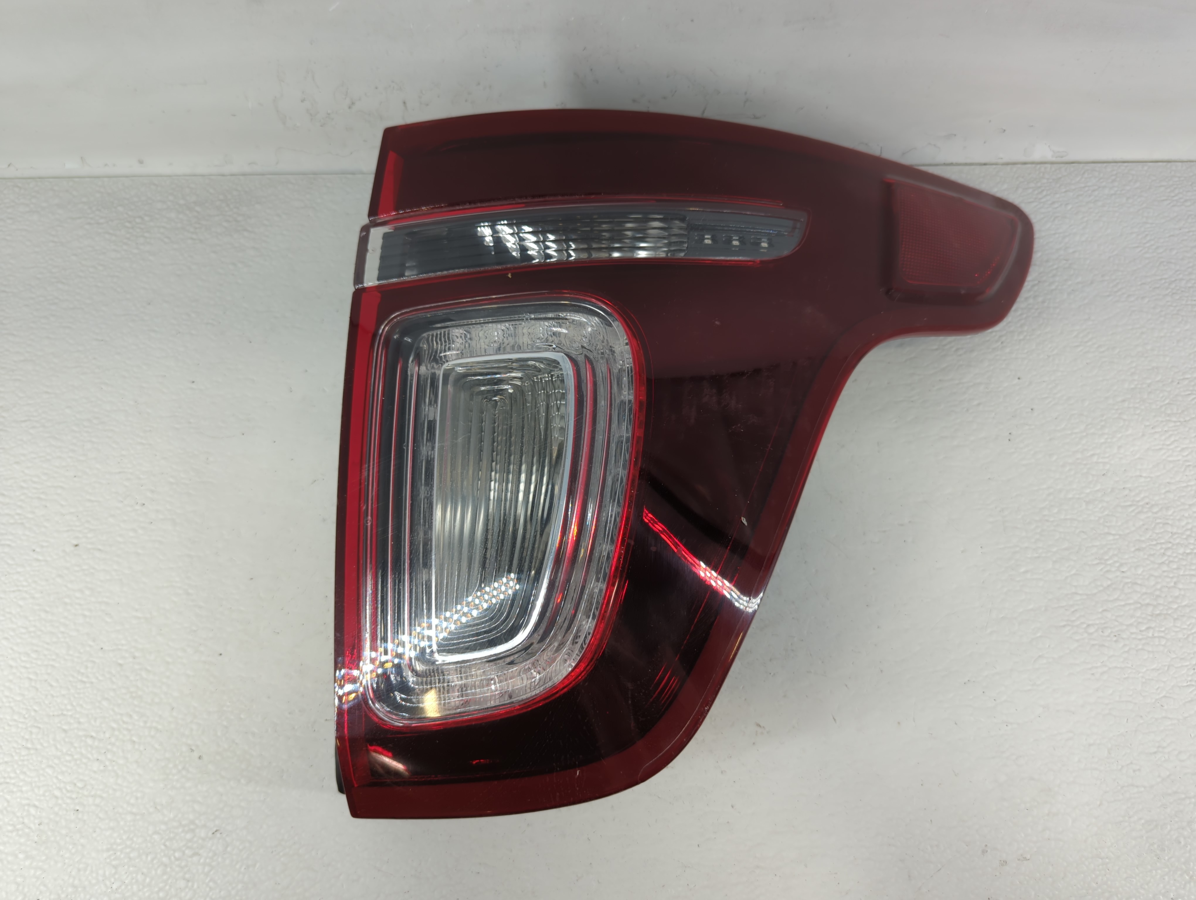 Picture of 2015 Ford Explorer Passenger Right Side Tail Light Taillight Oem 685762