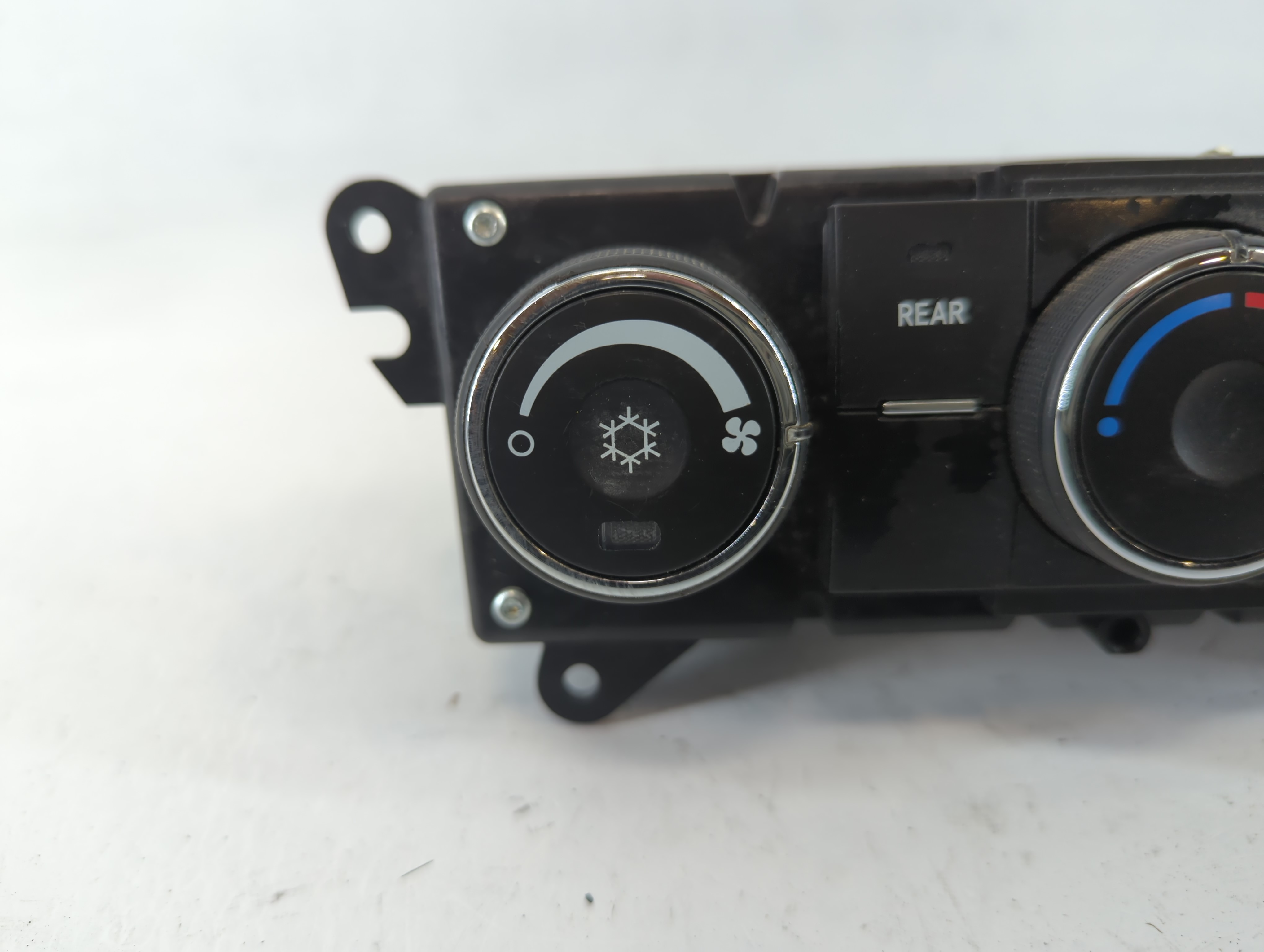 2009 Chevrolet Traverse Ac Heater Climate Control 25946291 685837 - Oemusedautoparts1.com