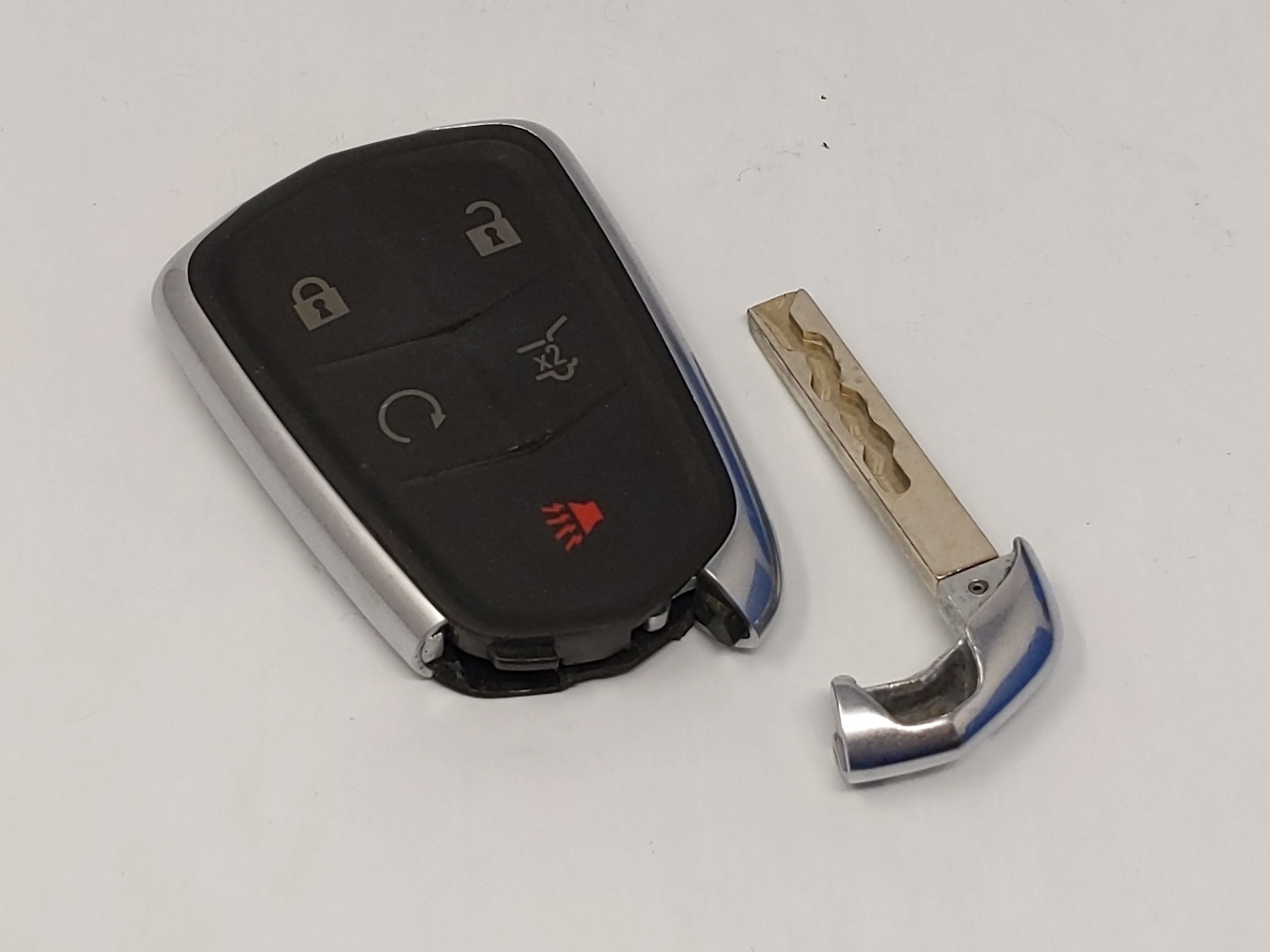 Cadillac Srx Keyless Entry Remote Fob Hyq2ab   13598528|13580800 5 Buttons 68618 - Oemusedautoparts1.com