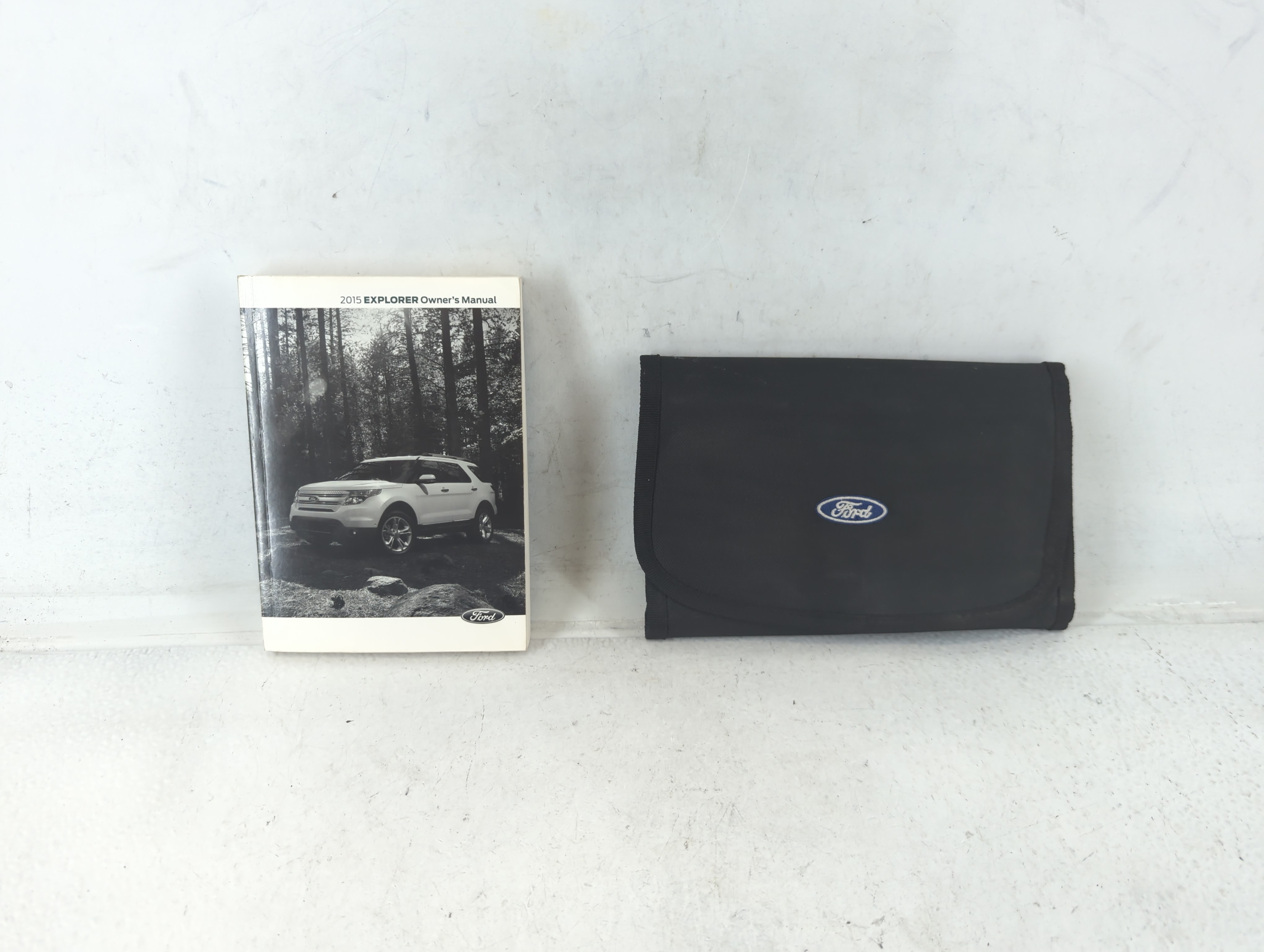 Picture of 2014 Ford Explorer Owners Manual Book Guide 686981