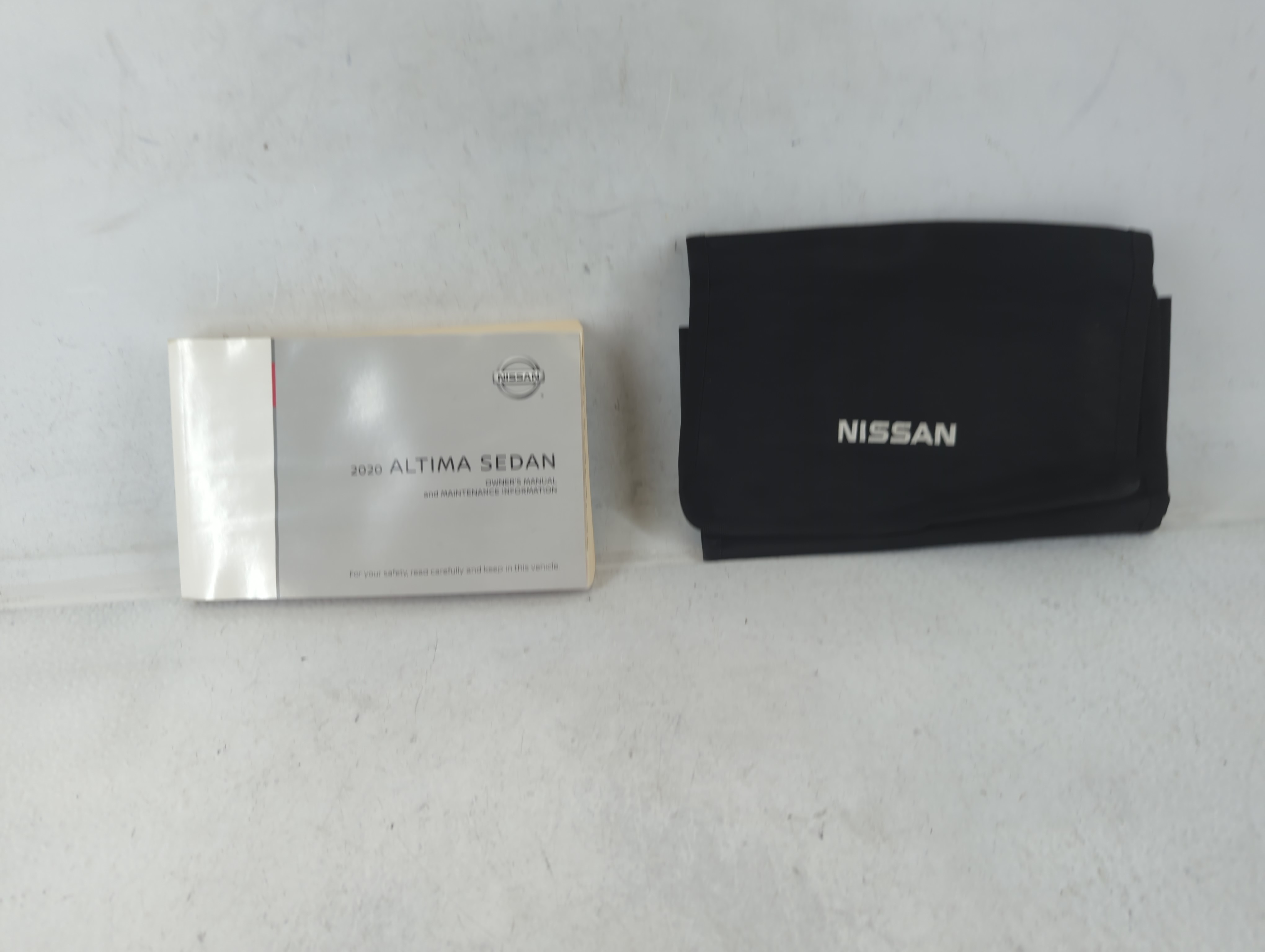Picture of 2020 Nissan Altima Owners Manual Book Guide 687001