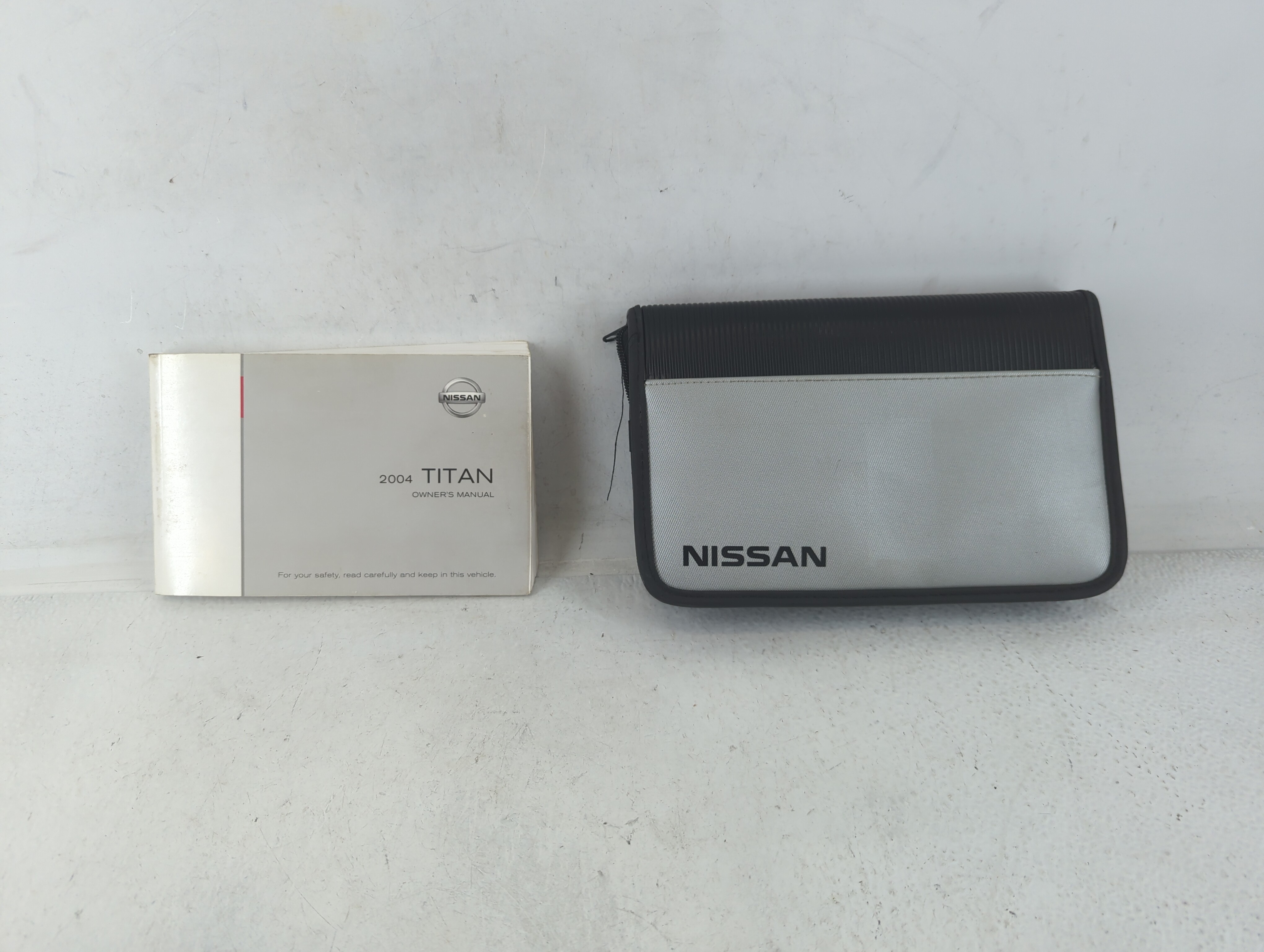 Picture of 2004 Nissan Titan Owners Manual Book Guide 687072