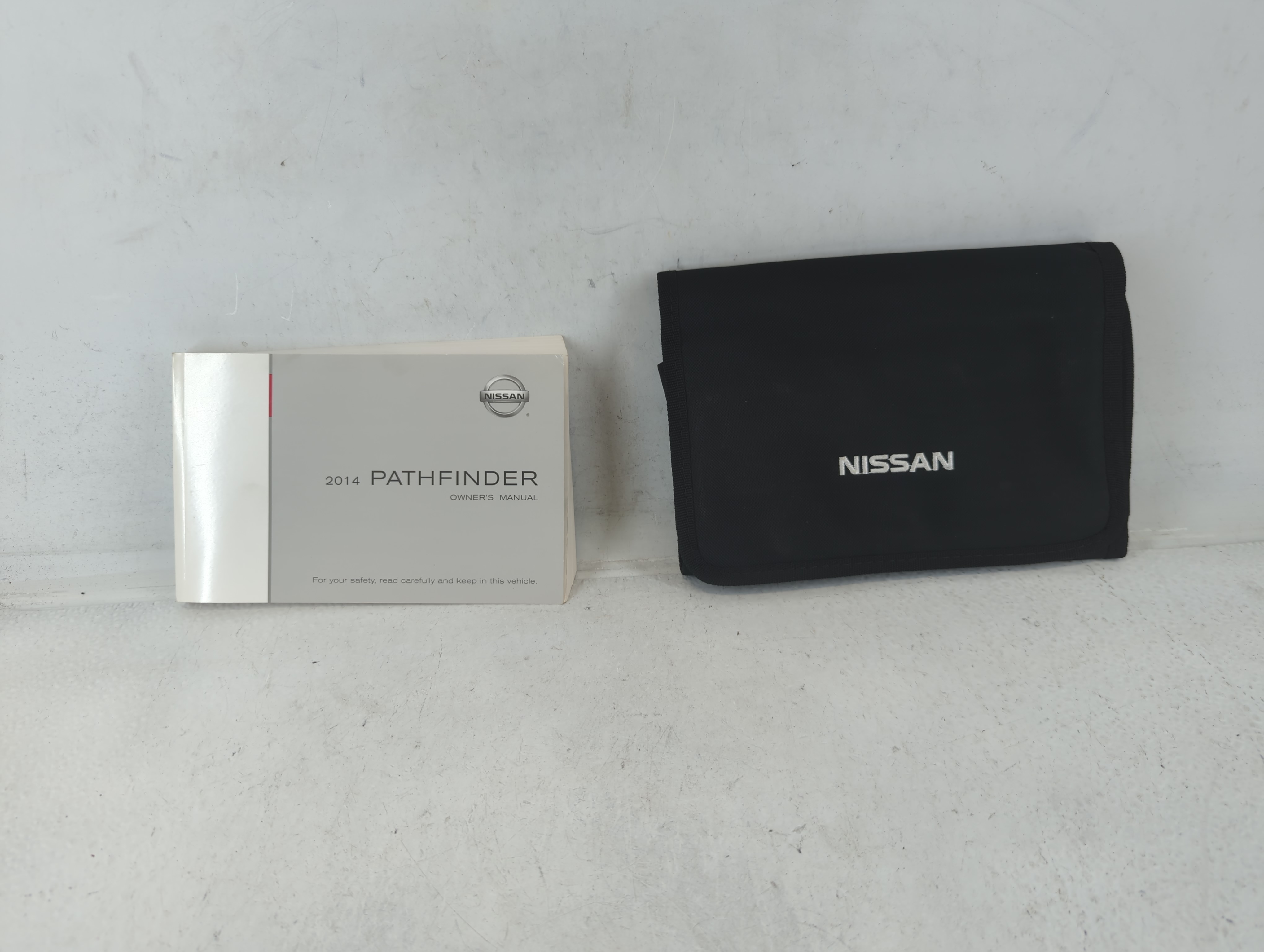 Picture of 2014 Nissan Pathfinder Owners Manual Book Guide 687140