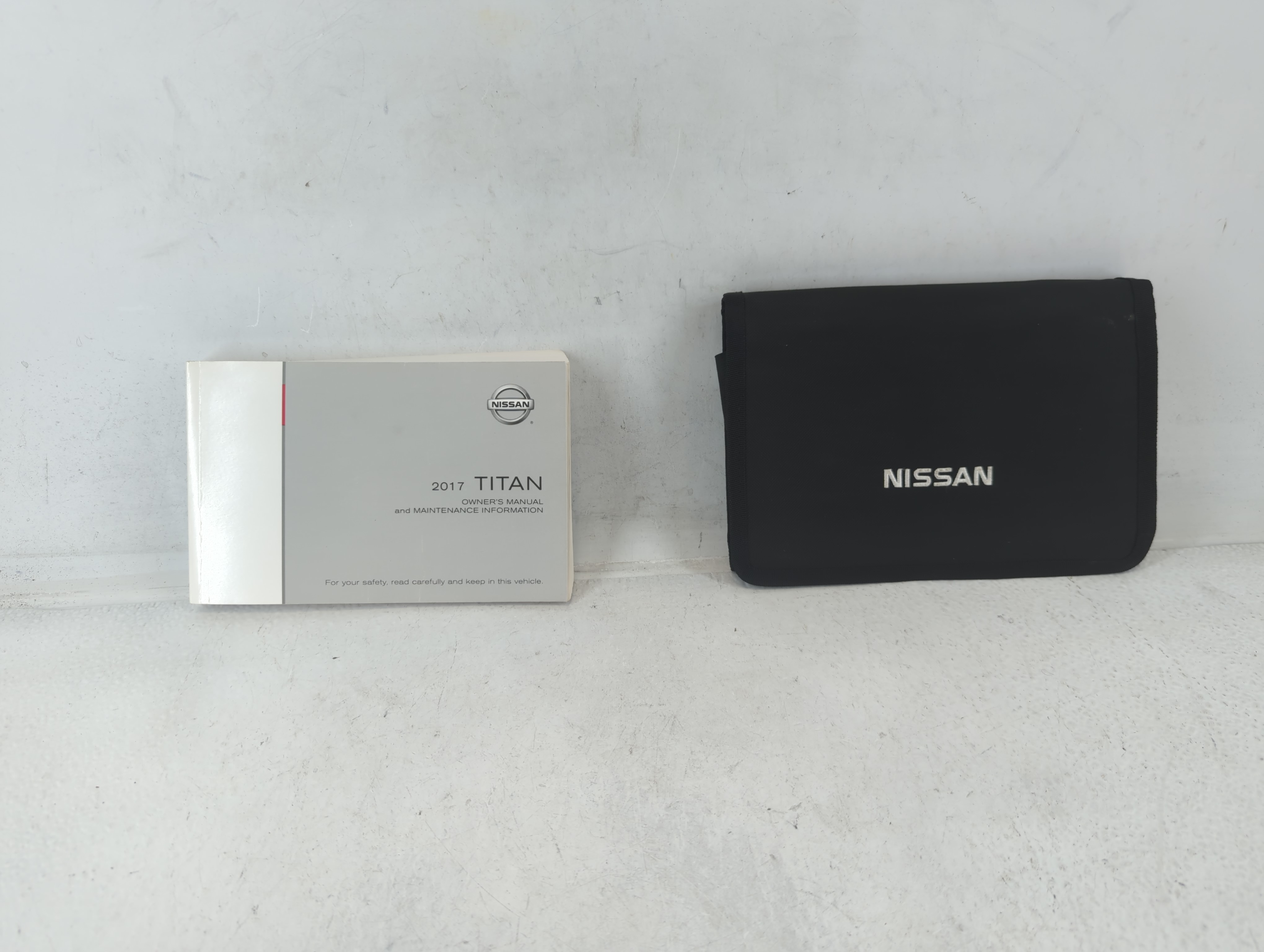 Picture of 2017 Nissan Titan Owners Manual Book Guide 687148