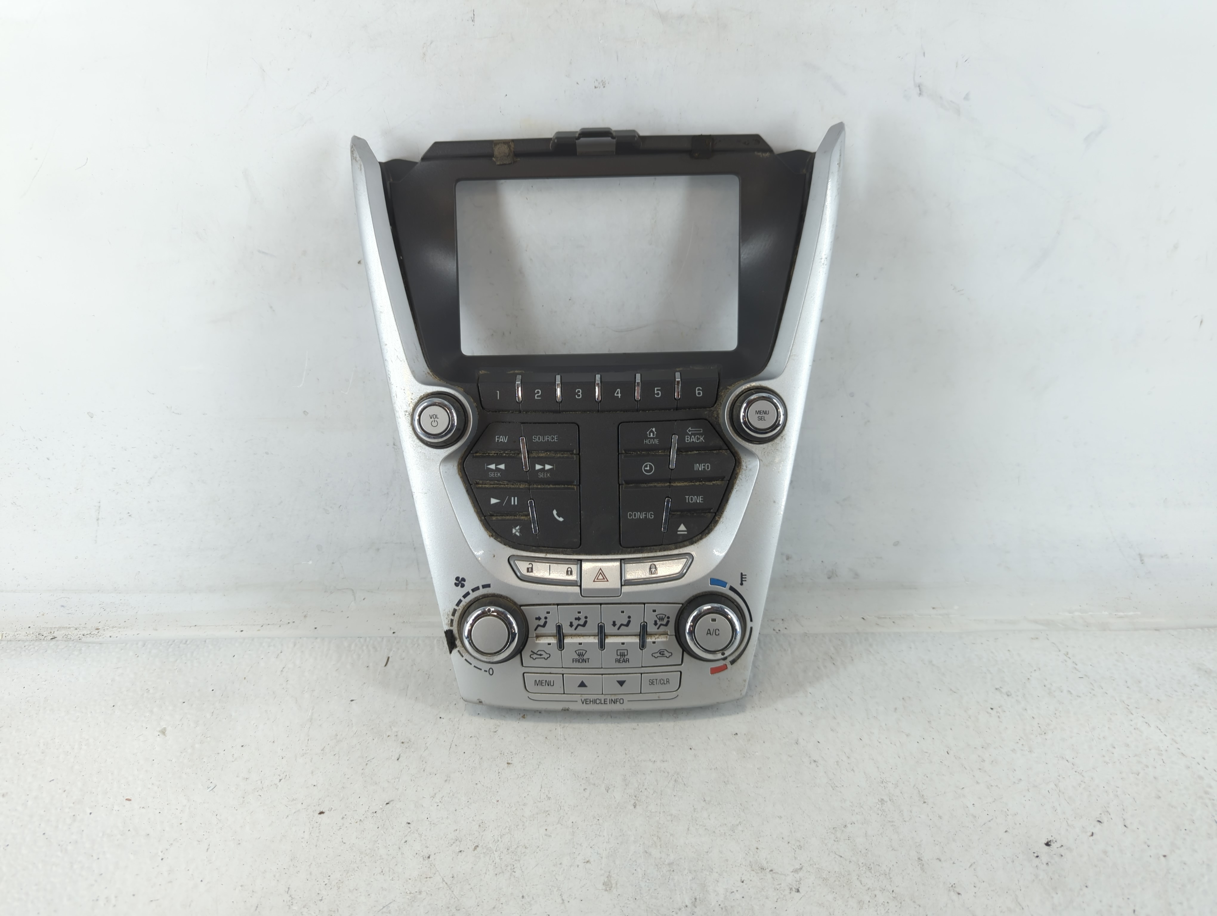 2012-2015 Chevrolet Equinox Radio Control Panel 688422 - Oemusedautoparts1.com