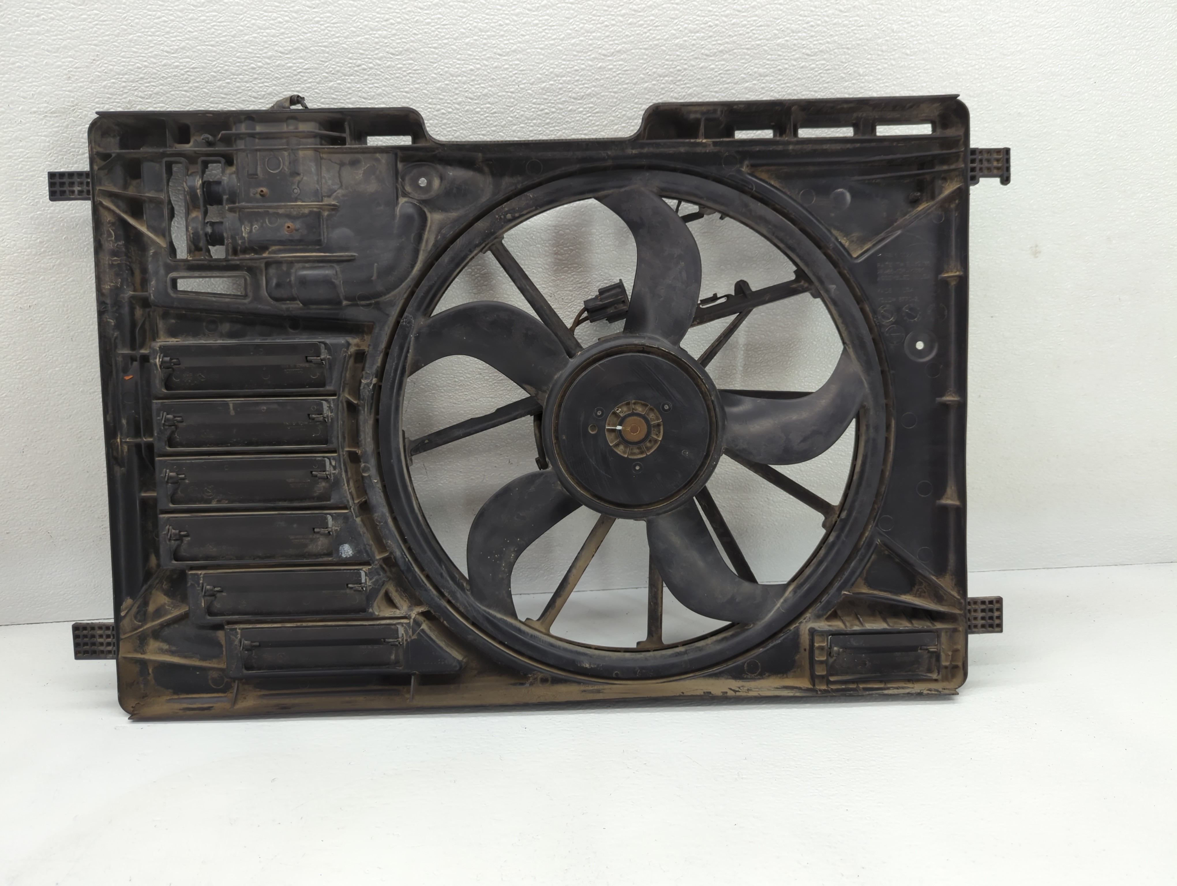 2013-2016 Ford Escape Left Radiator Fan Motor Assembly 688819 - Oemusedautoparts1.com