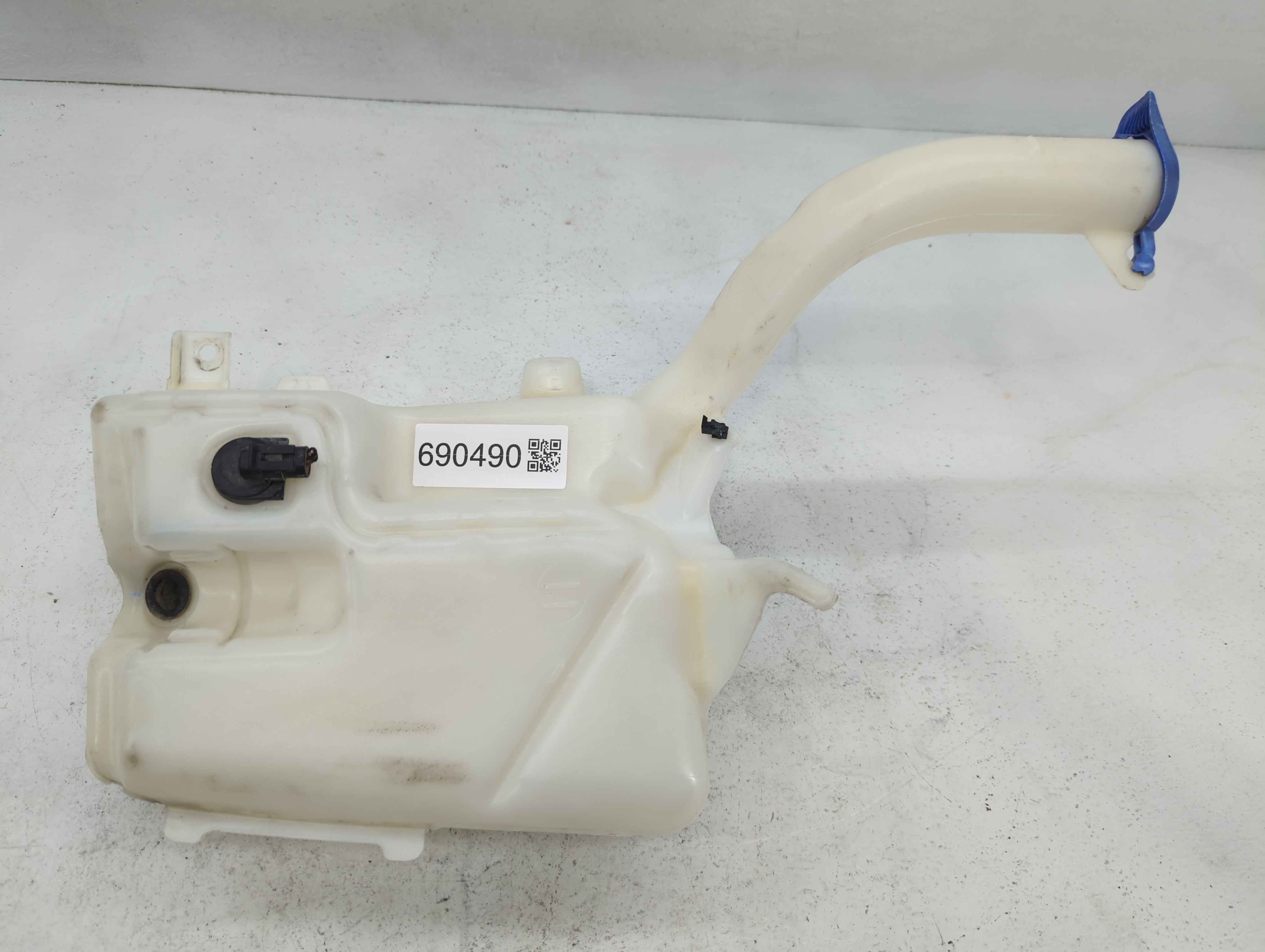 Picture of 2013-2016 Lincoln Mkz Windshield Washer Fluid Reservoir Bottle Oem 690490