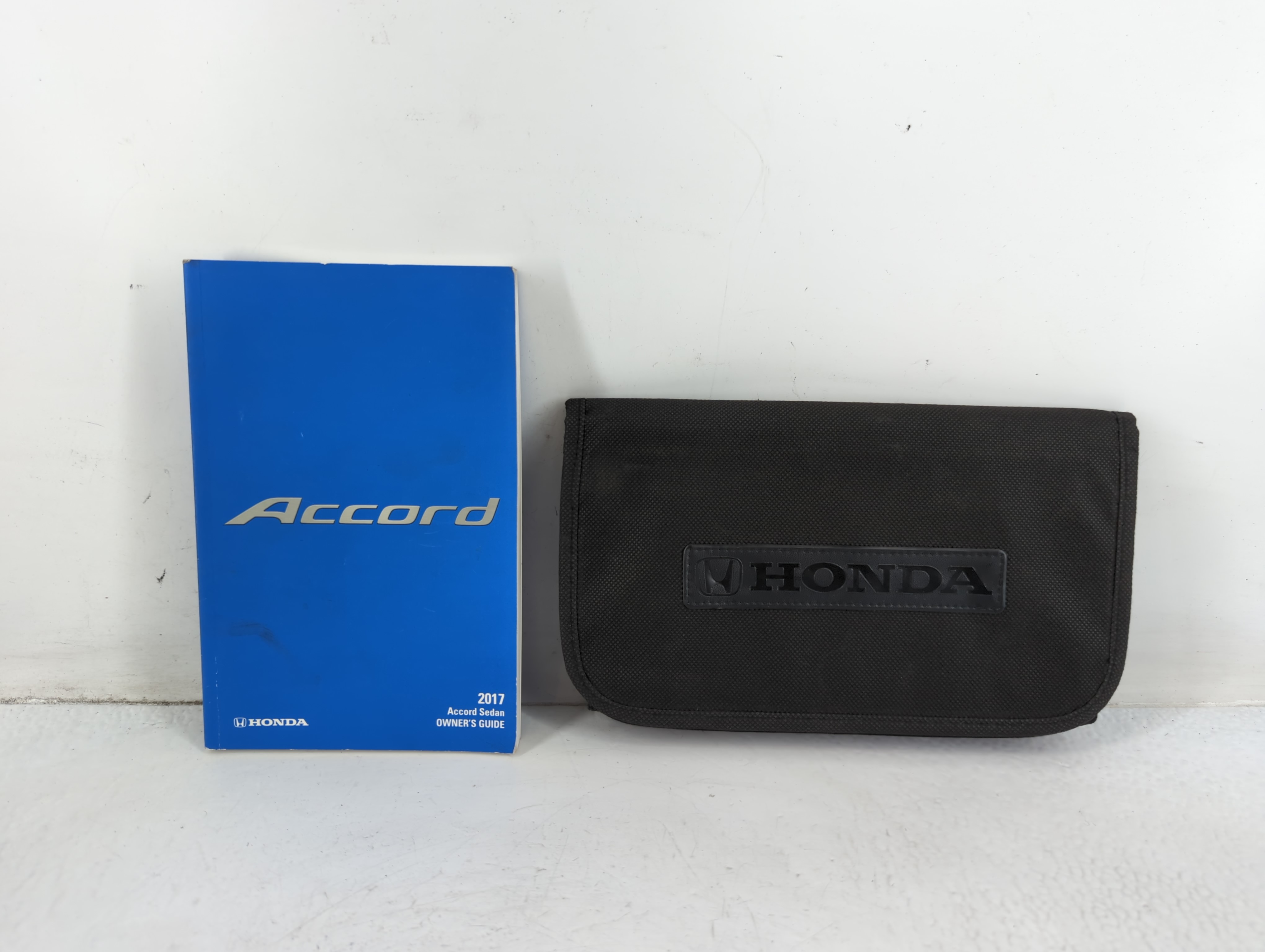 Picture of 2017 Honda Accord Owners Manual Book Guide 690646
