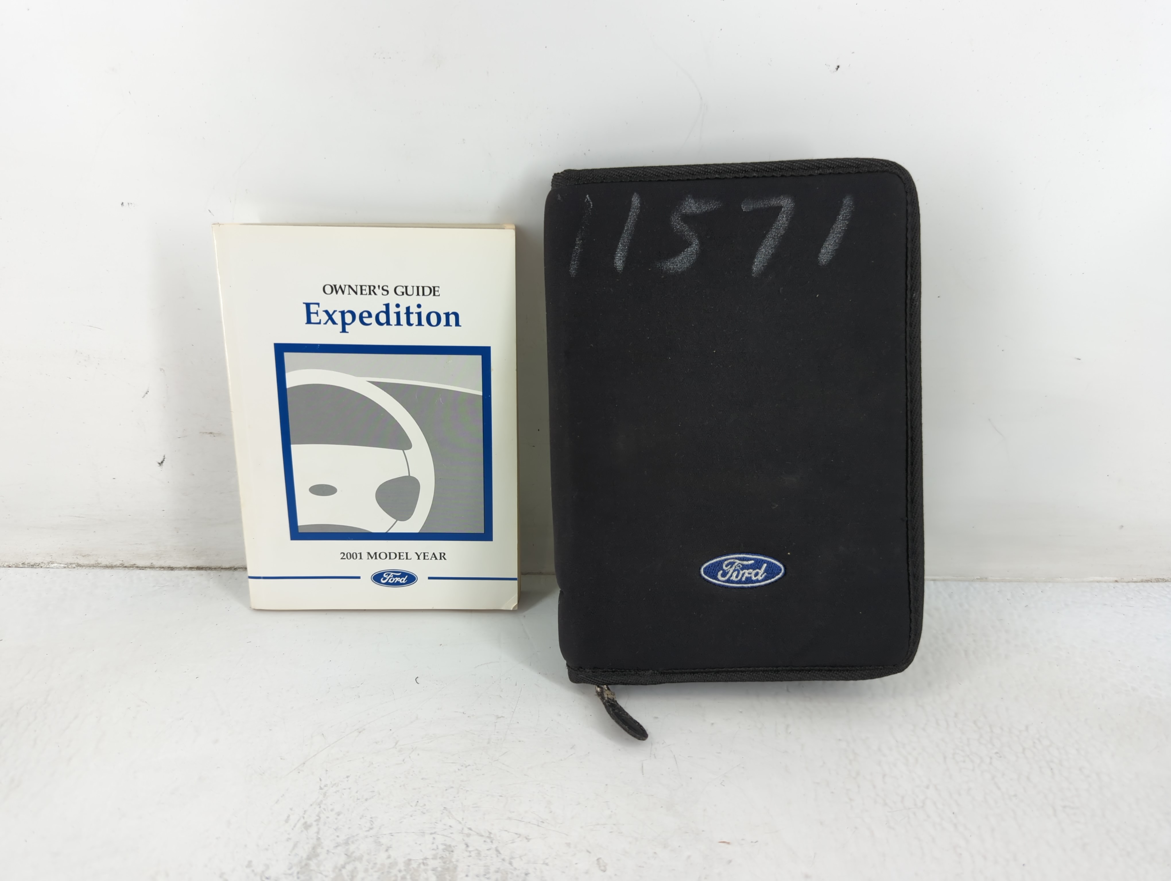 Picture of 2001 Ford Expedition Owners Manual Book Guide 690657