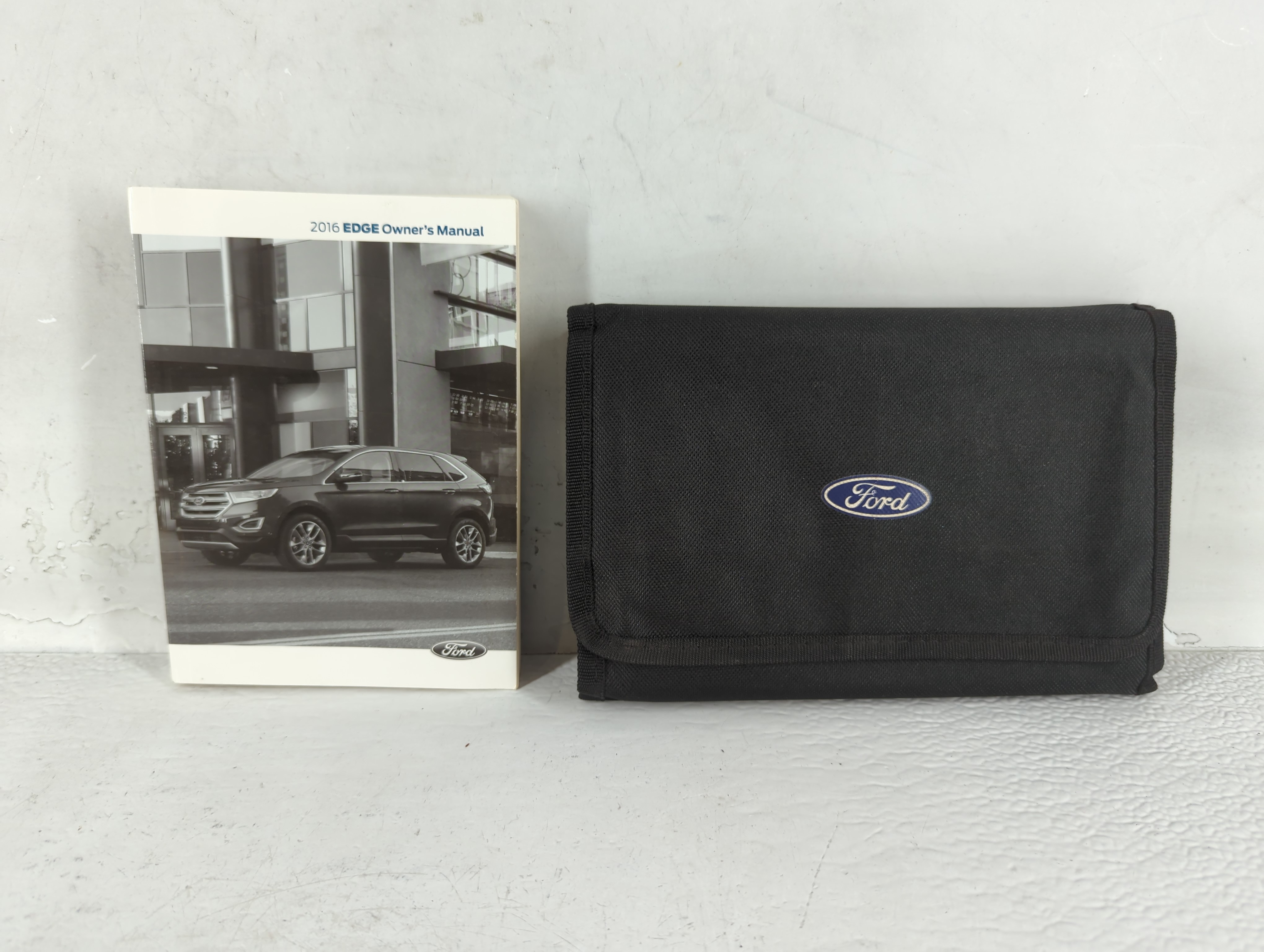 Picture of 2016 Ford Edge Owners Manual Book Guide 690778