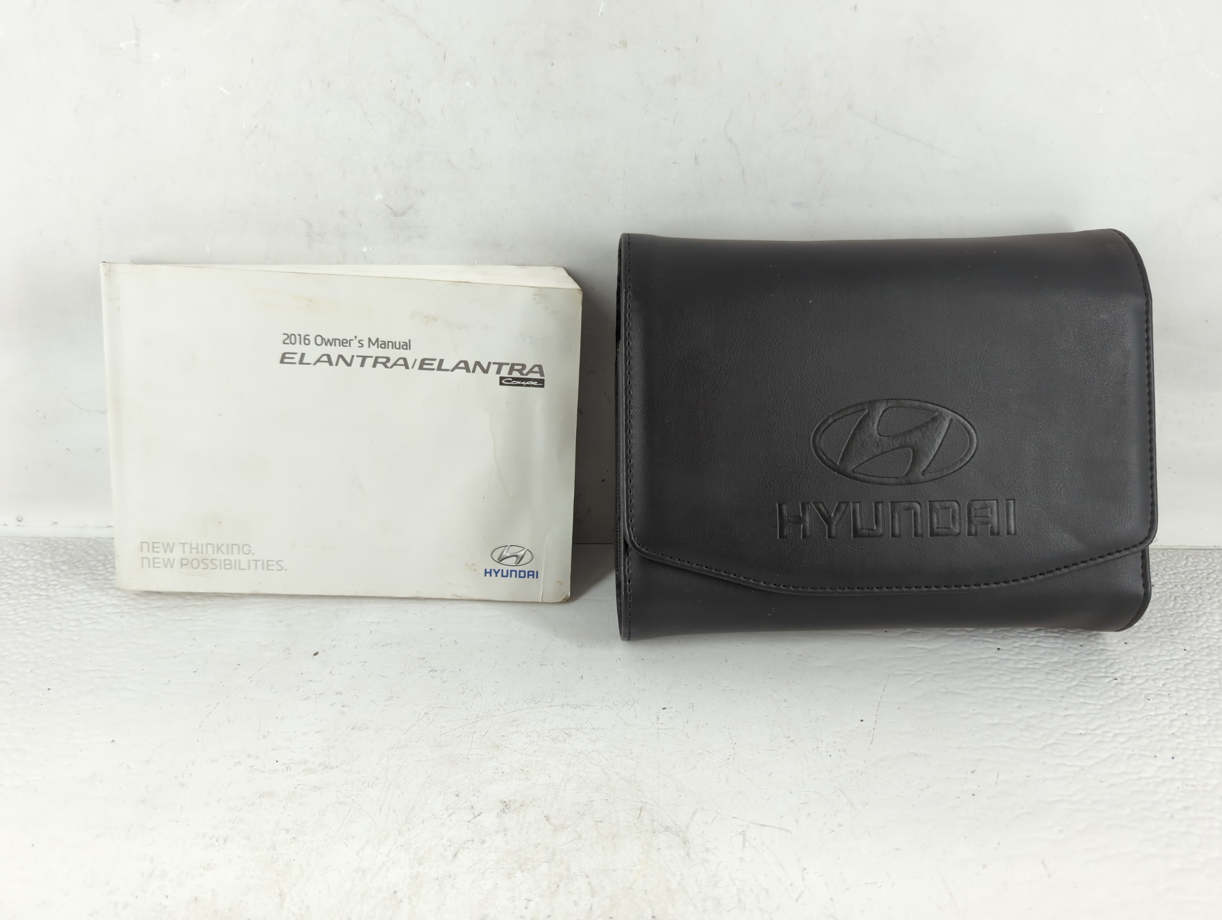 Picture of 2016 Hyundai Elantra Owners Manual Book Guide 690821