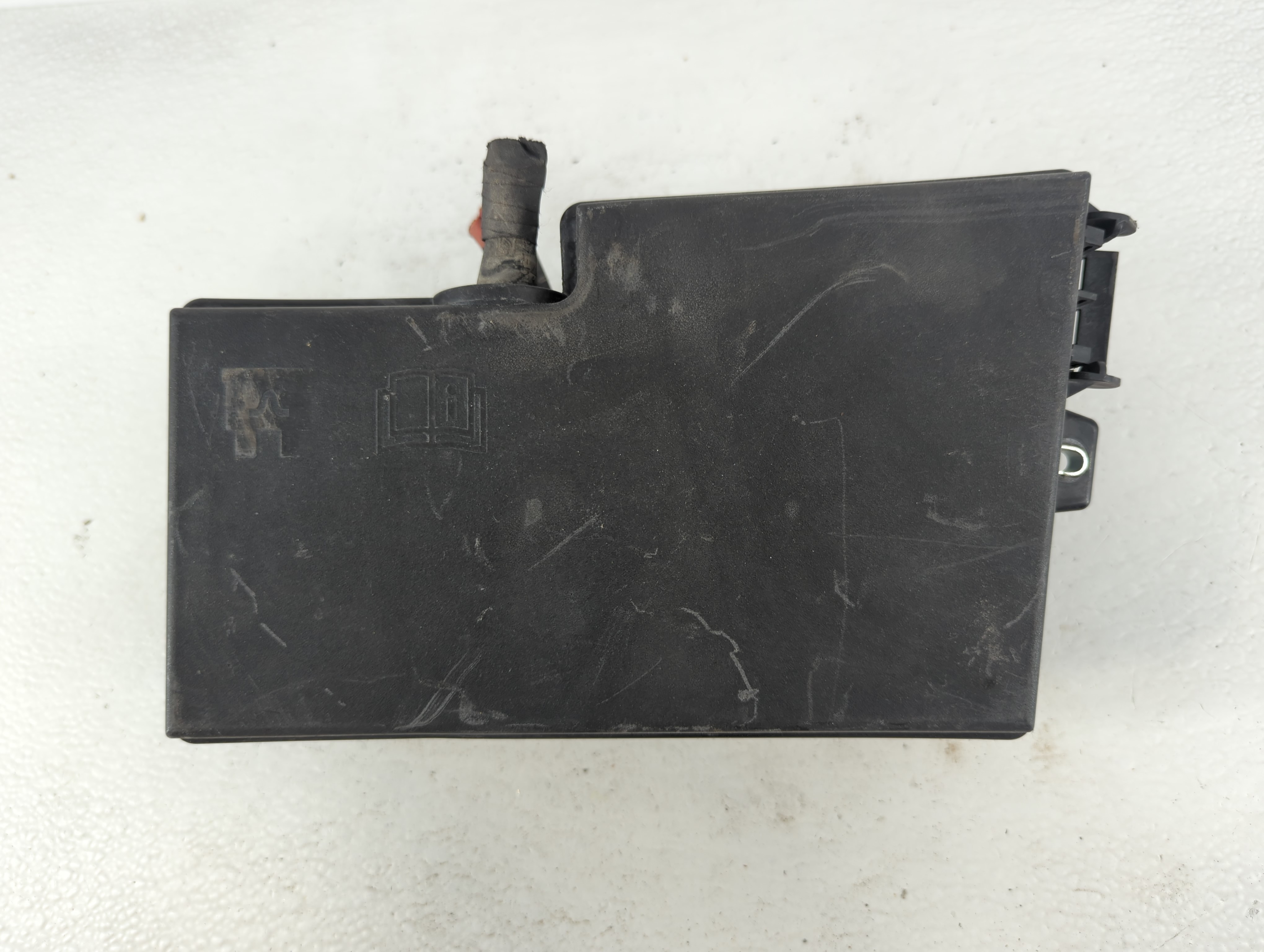 2016-2016 Ford Focus Fusebox Fuse Box Relay Module Av6t-14a067-ad 690846 - Oemusedautoparts1.com