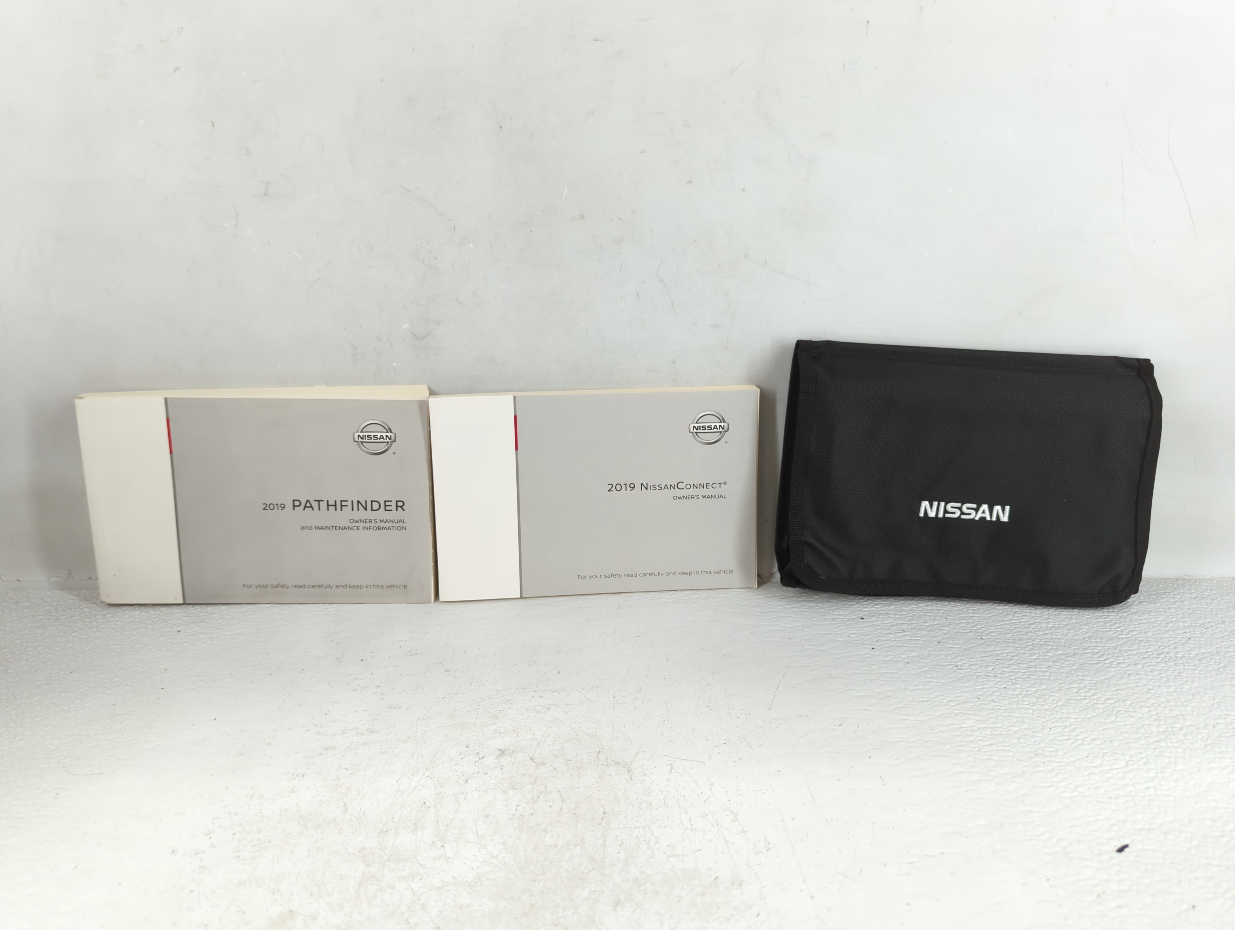 Picture of 2019 Nissan Pathfinder Owners Manual Book Guide 690912