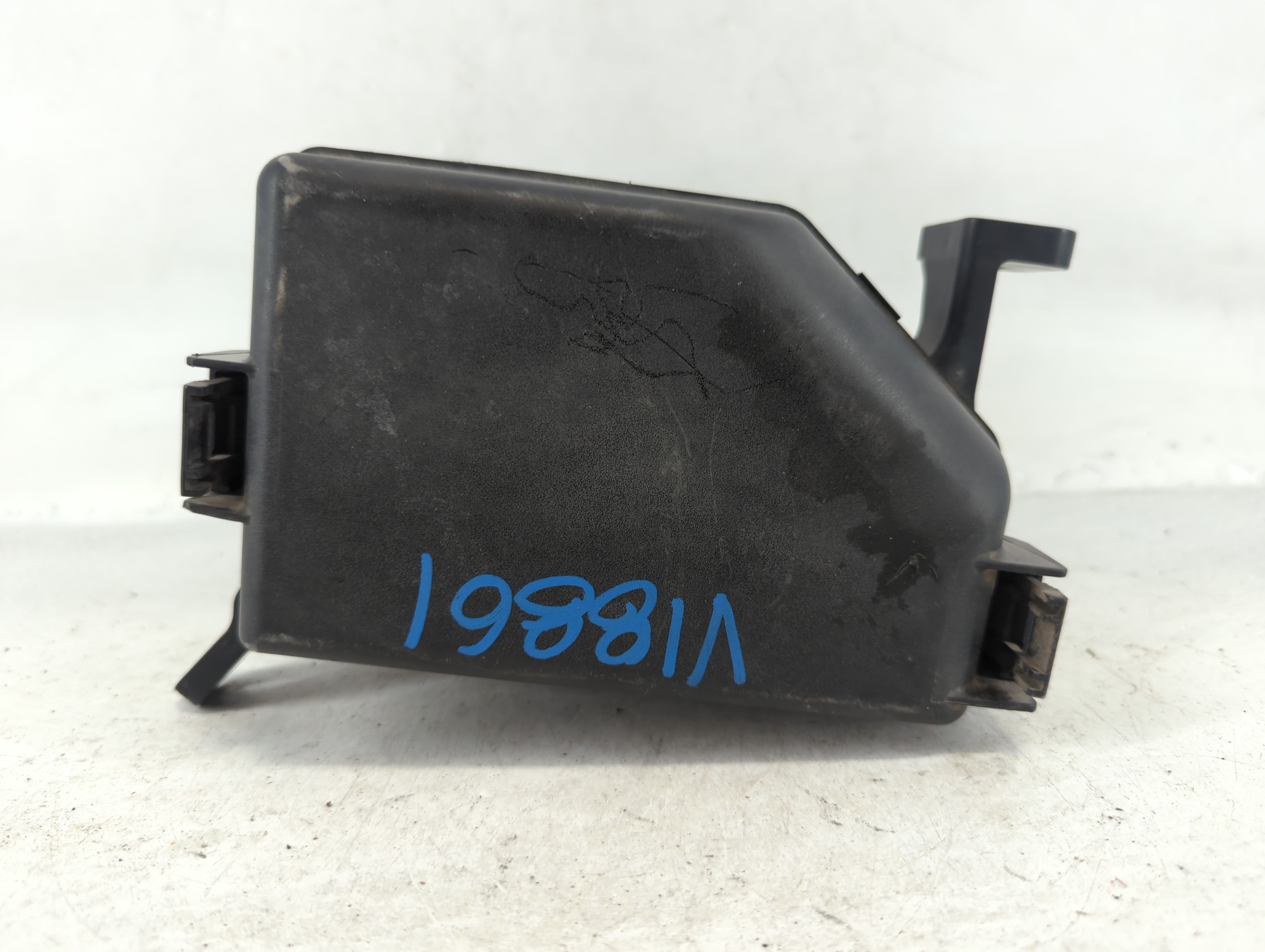2010-2011 Kia Soul Fusebox Fuse Box Relay Module 912332k095 690926 - Oemusedautoparts1.com