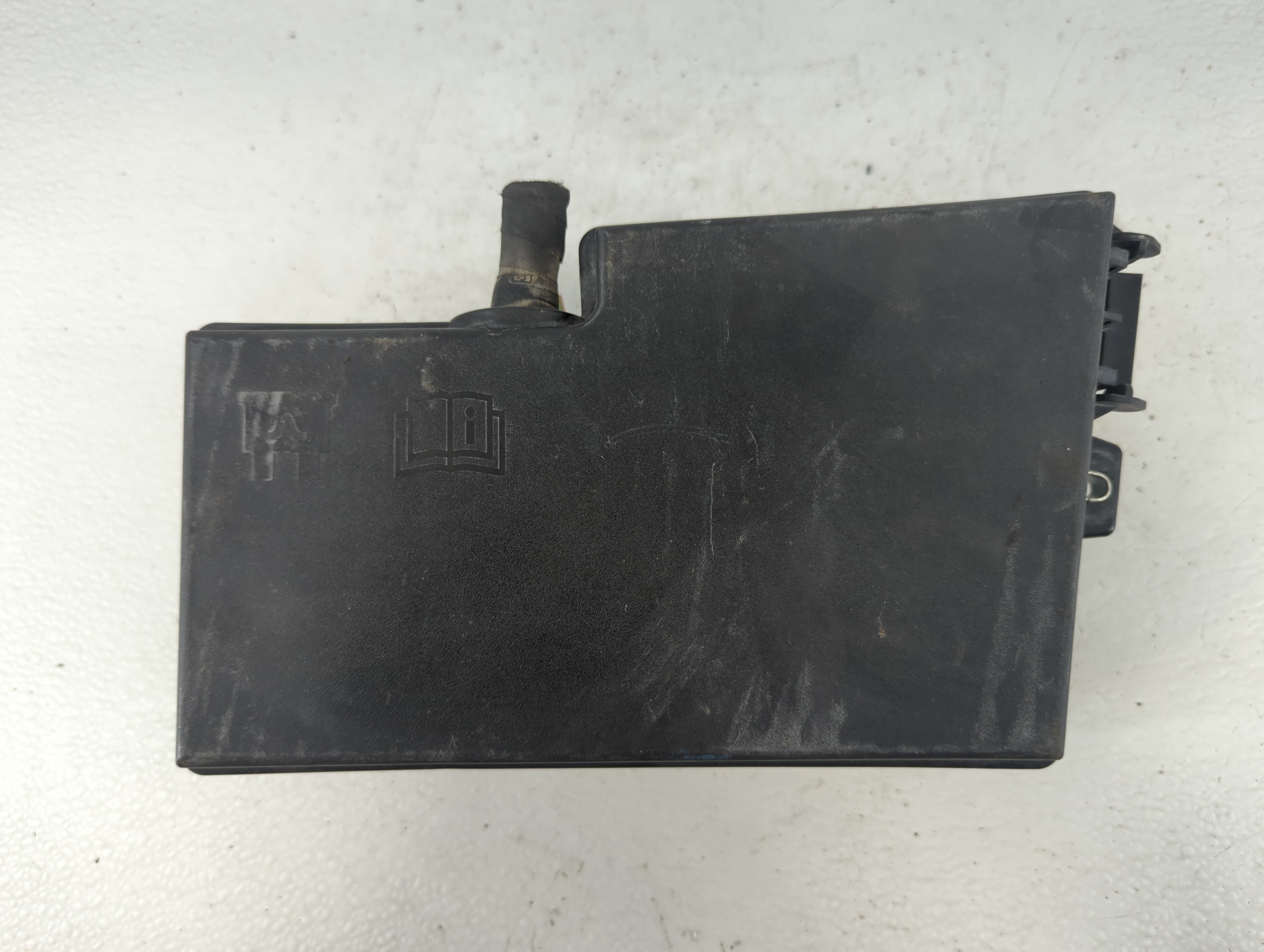Picture of 2012-2014 Ford Focus Fusebox Fuse Box Relay Module 690944